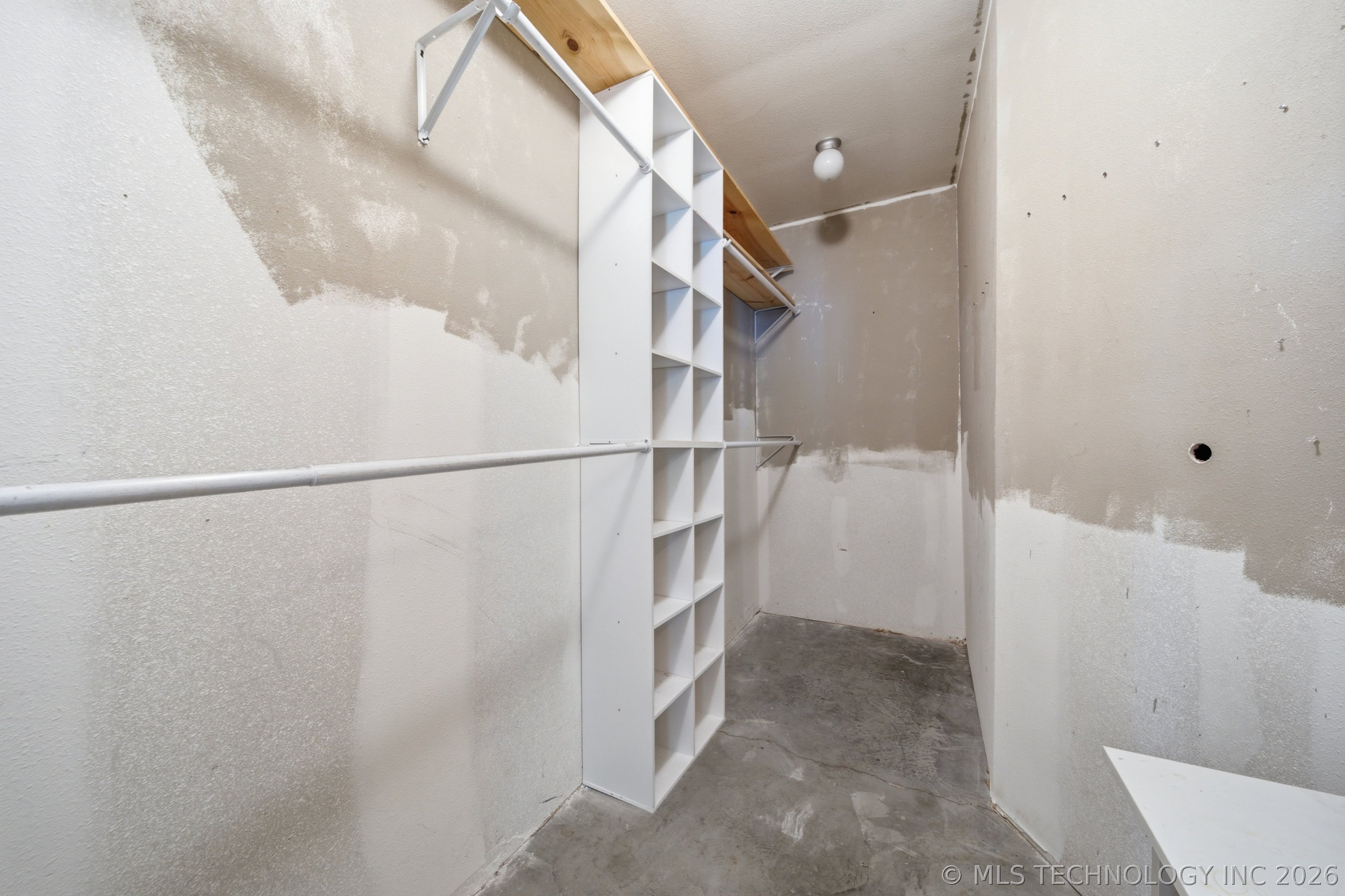 2302 E 96th Street North Property Photo 20