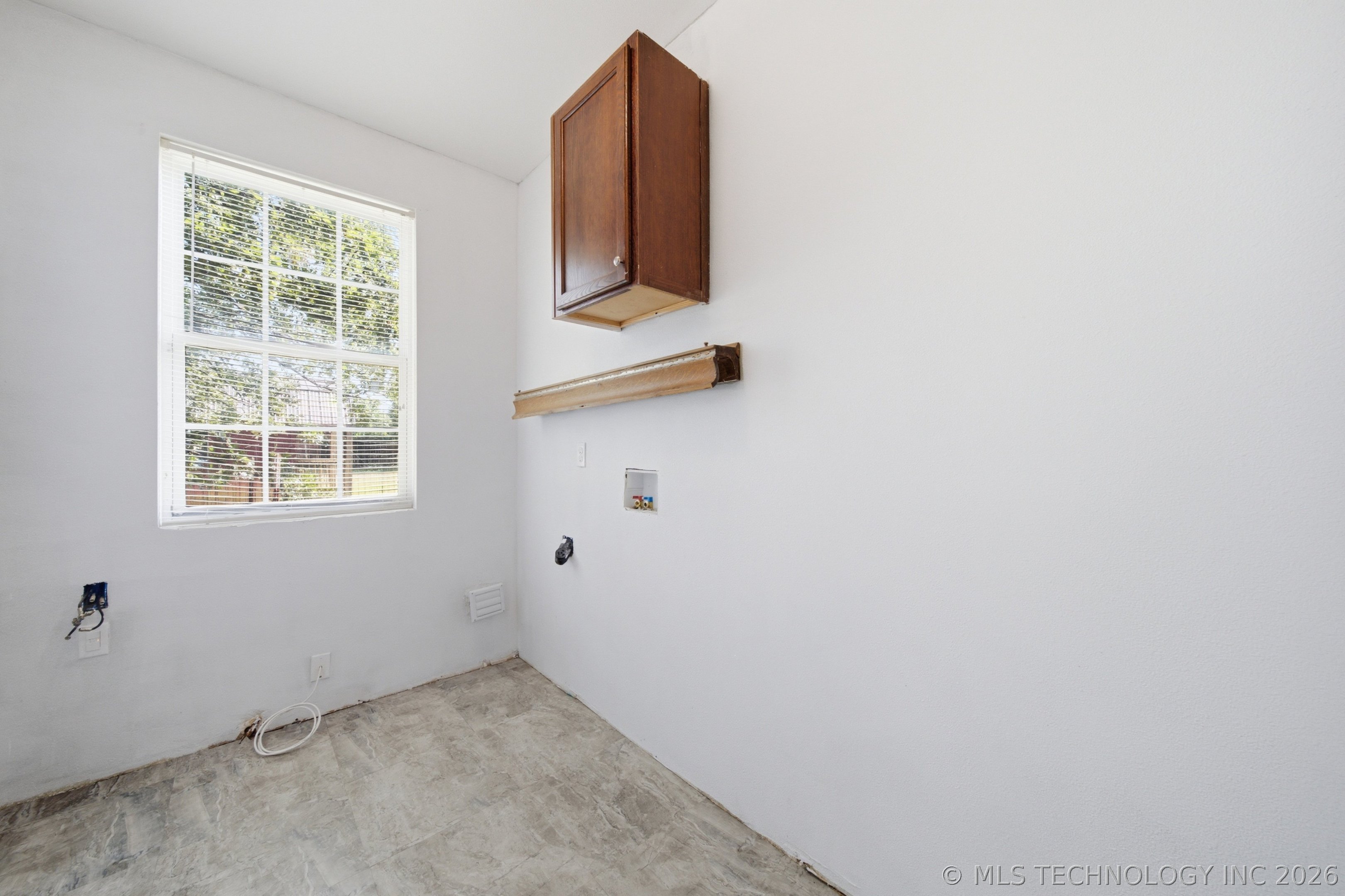 2302 E 96th Street North Property Photo 22