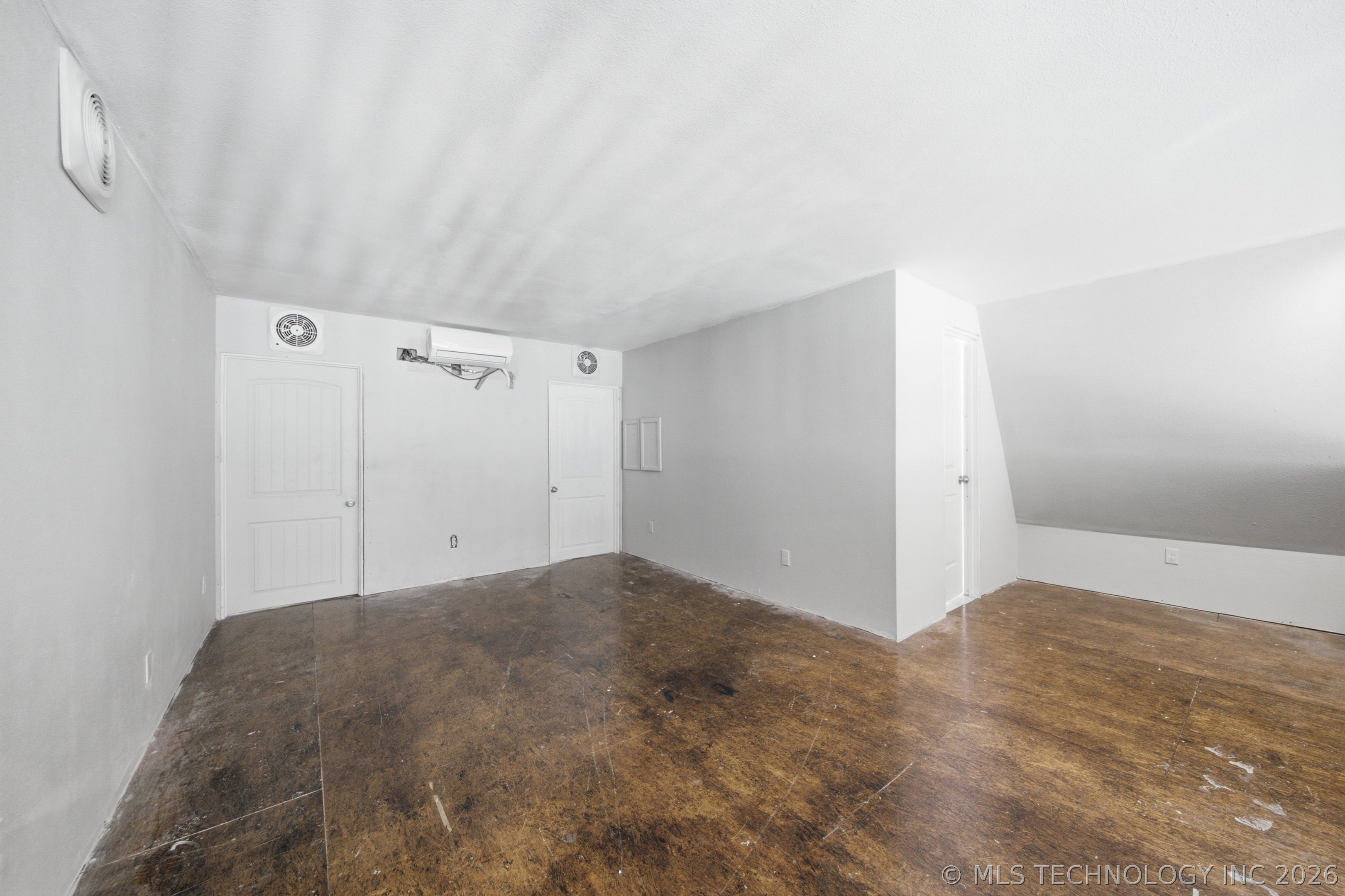 2302 E 96th Street North Property Photo 24