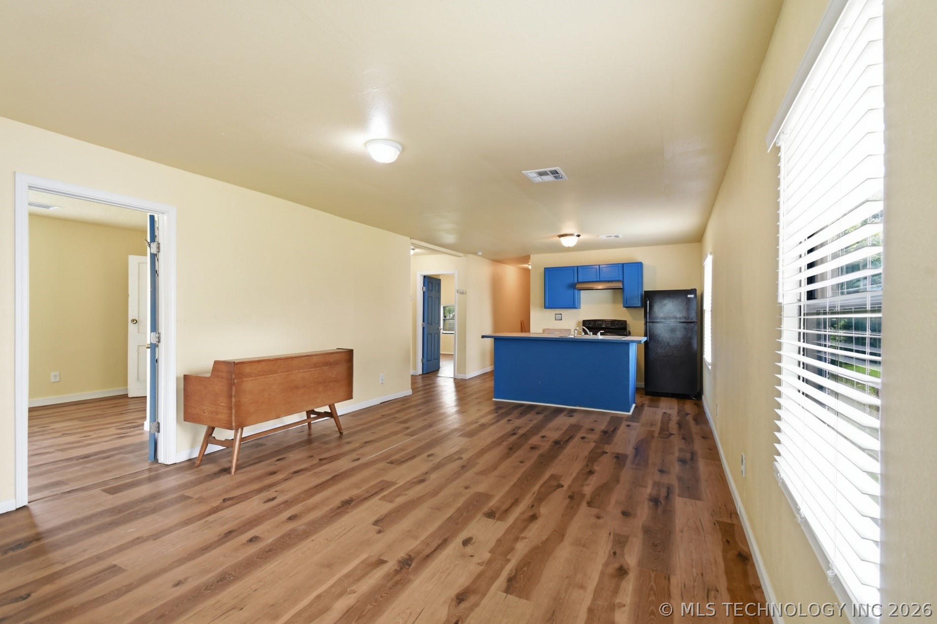 2725 W Cameron Street Property Photo 6