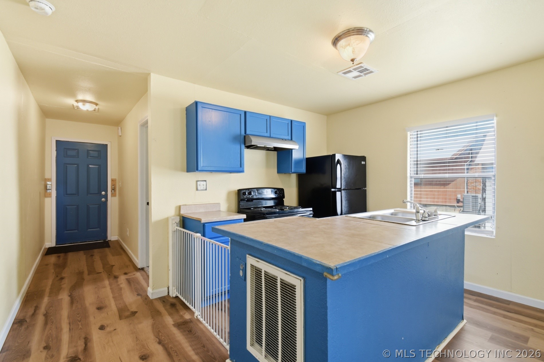 2725 W Cameron Street Property Photo 8