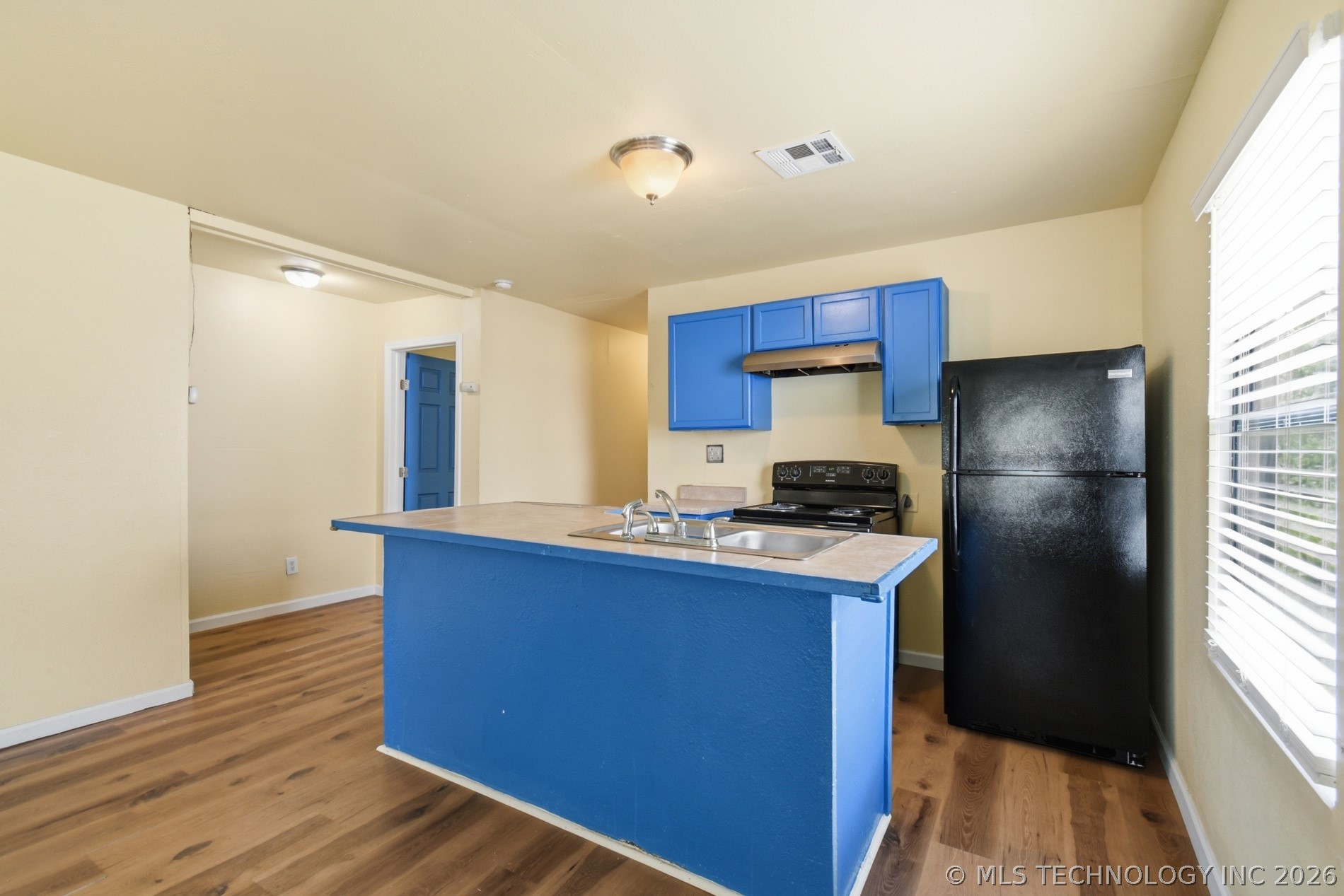 2725 W Cameron Street Property Photo 9