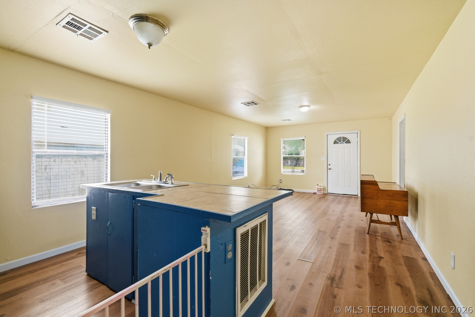 2725 W Cameron Street Property Photo 11