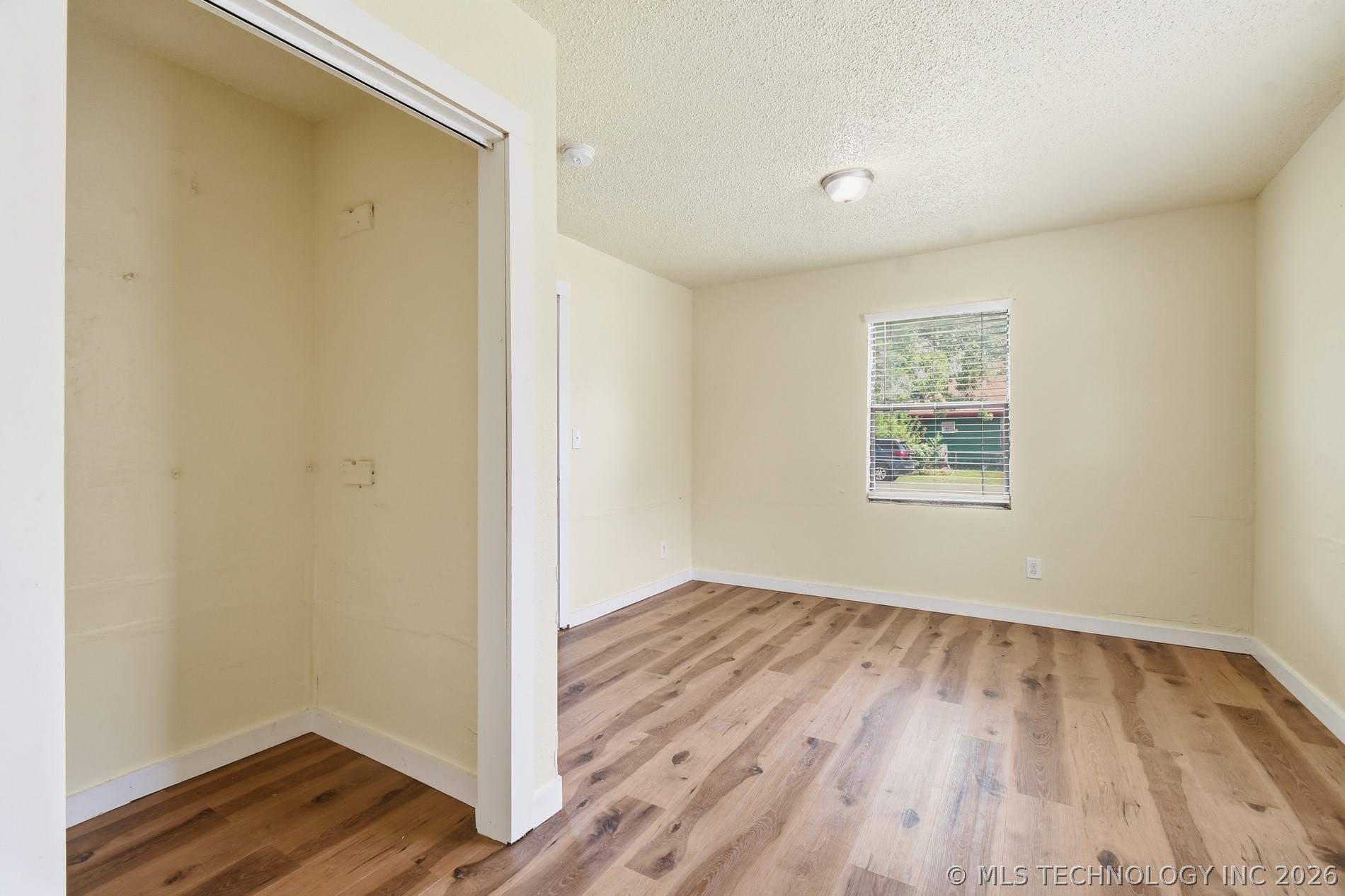 2725 W Cameron Street Property Photo 15