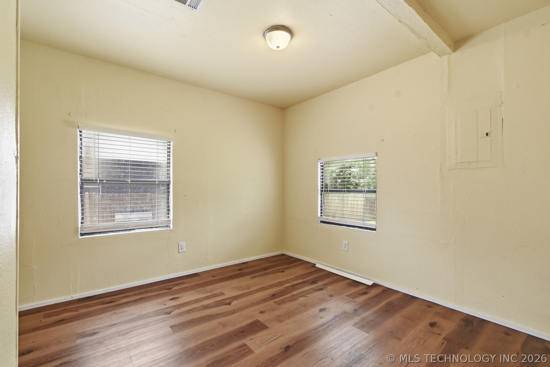 2725 W Cameron Street Property Photo 19