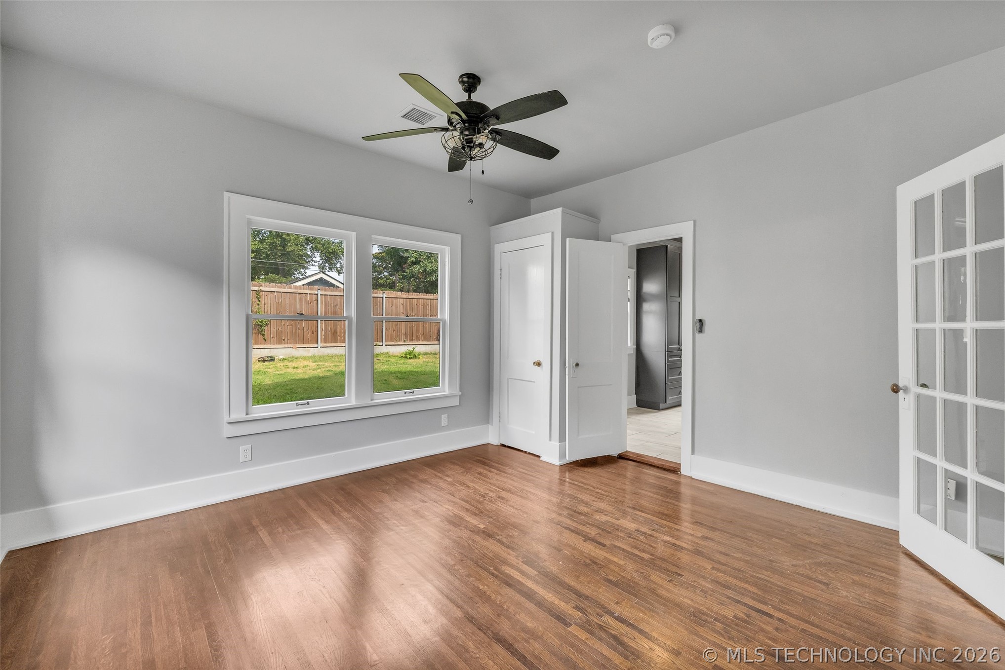 542 N Tacoma Avenue Property Photo 43