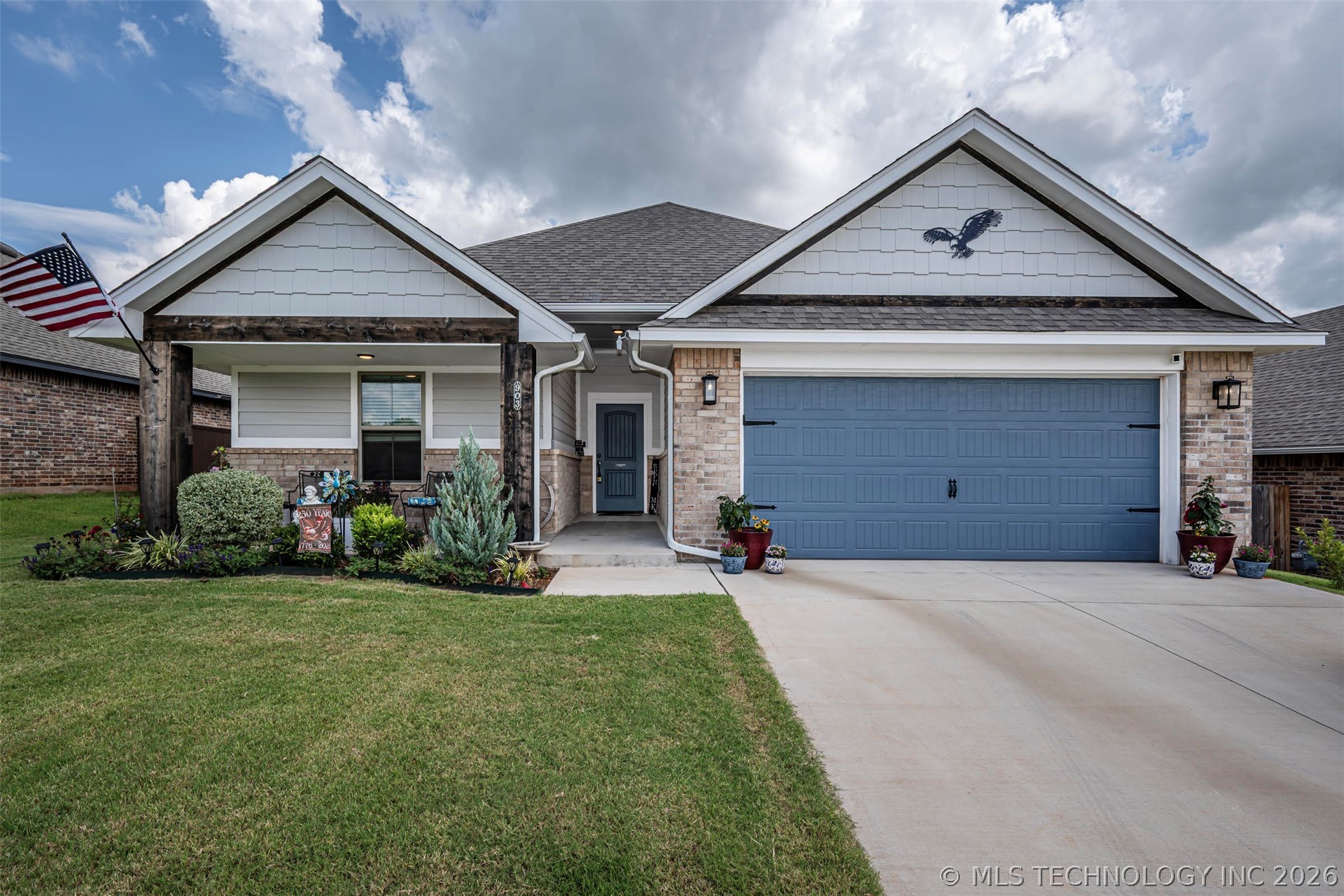 903 Dahlia Property Photo 1