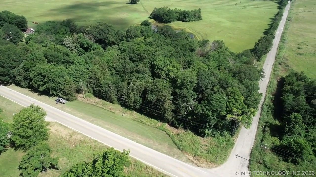 004 N Wade Property Photo 1