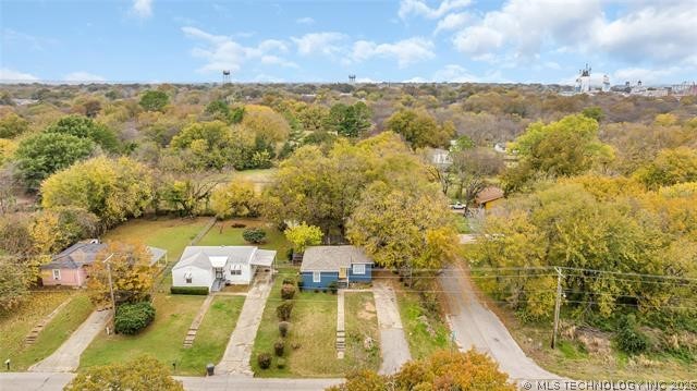 301 Se Park Street Property Photo 6