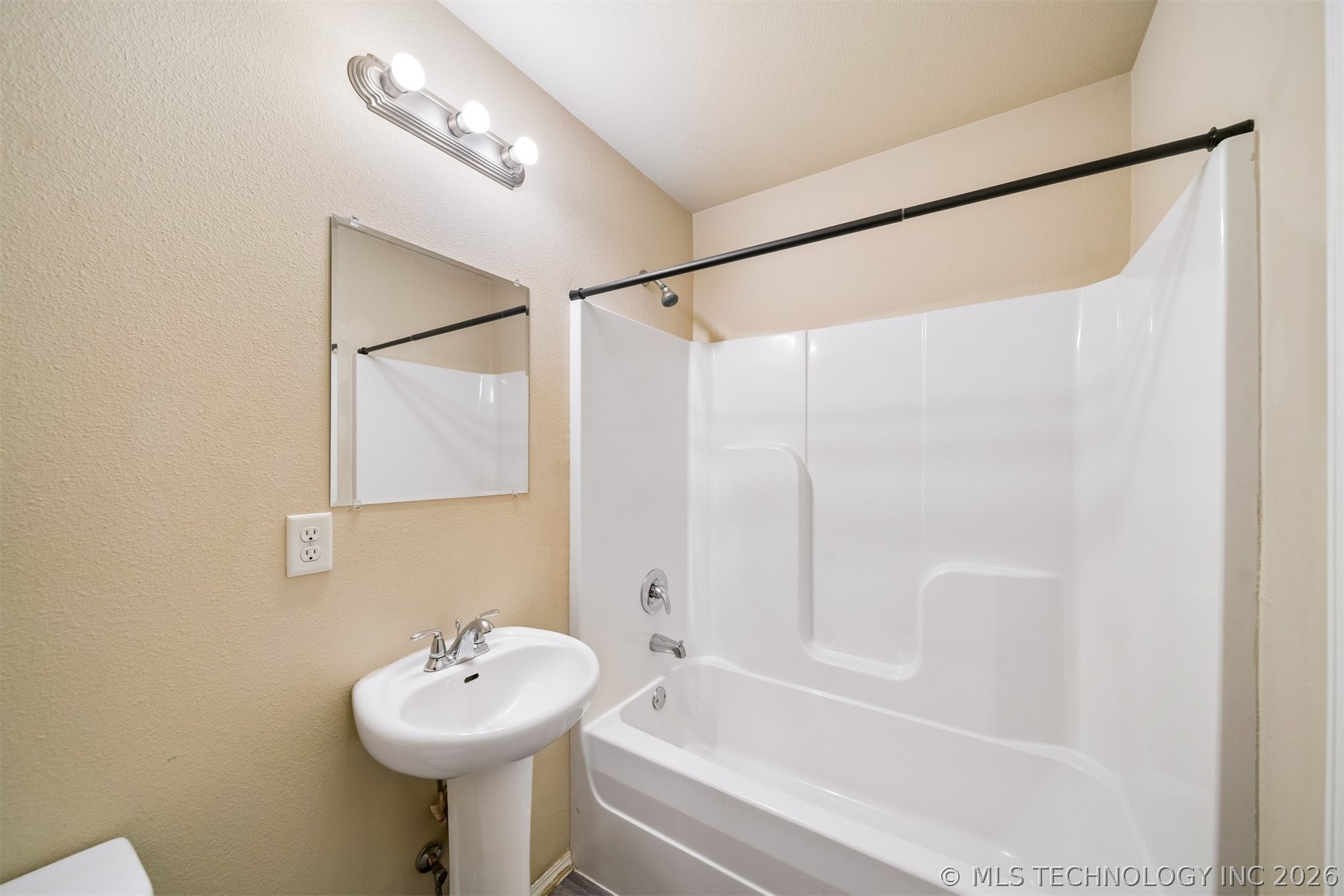 25066 E 93rd Street S Property Photo 12