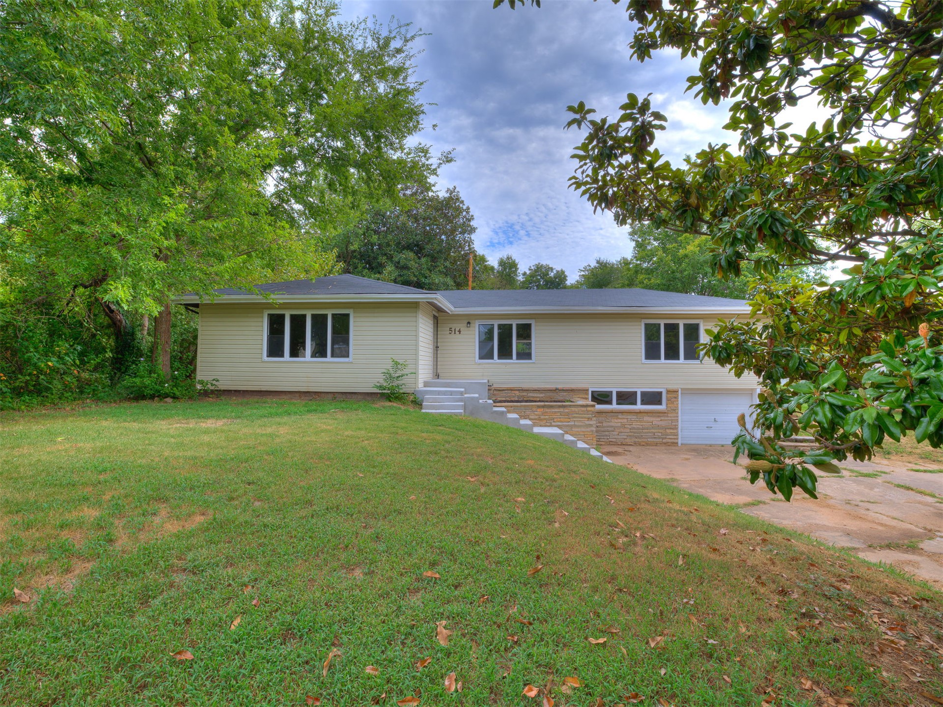 514 W Wichita Avenue Property Photo 1