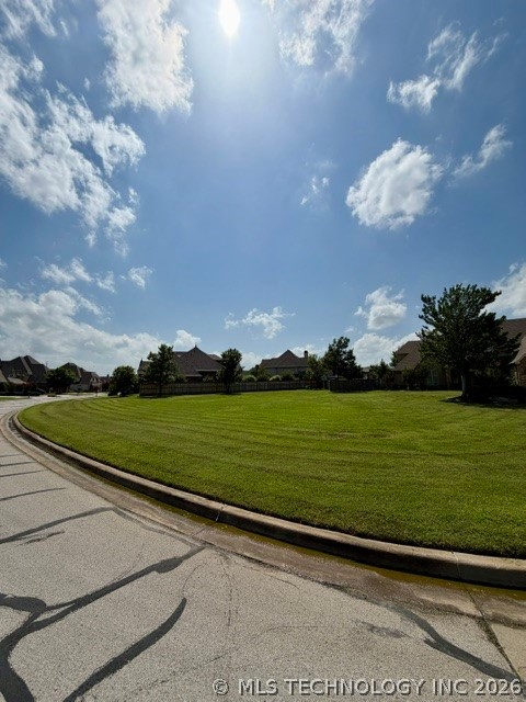 639 W 79th Street Property Photo 4