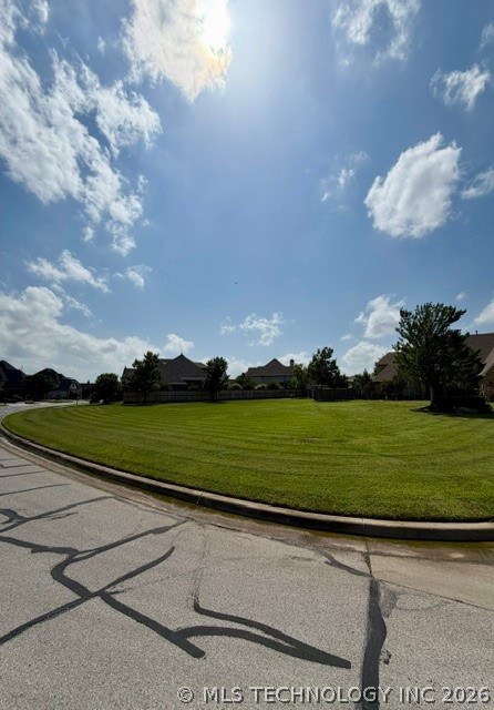 639 W 79th Street Property Photo 5