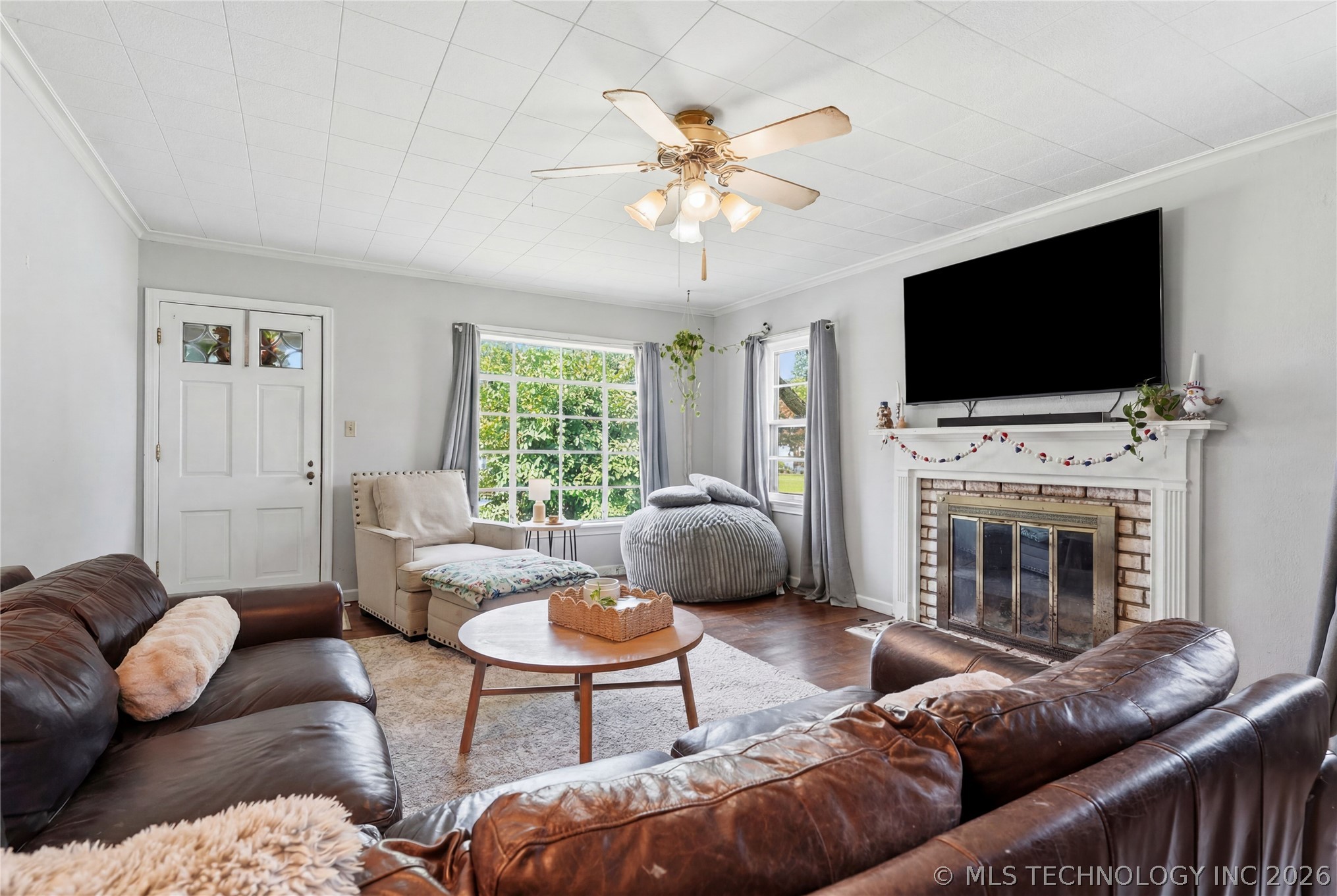 2303 S Delaware Court Property Photo 6