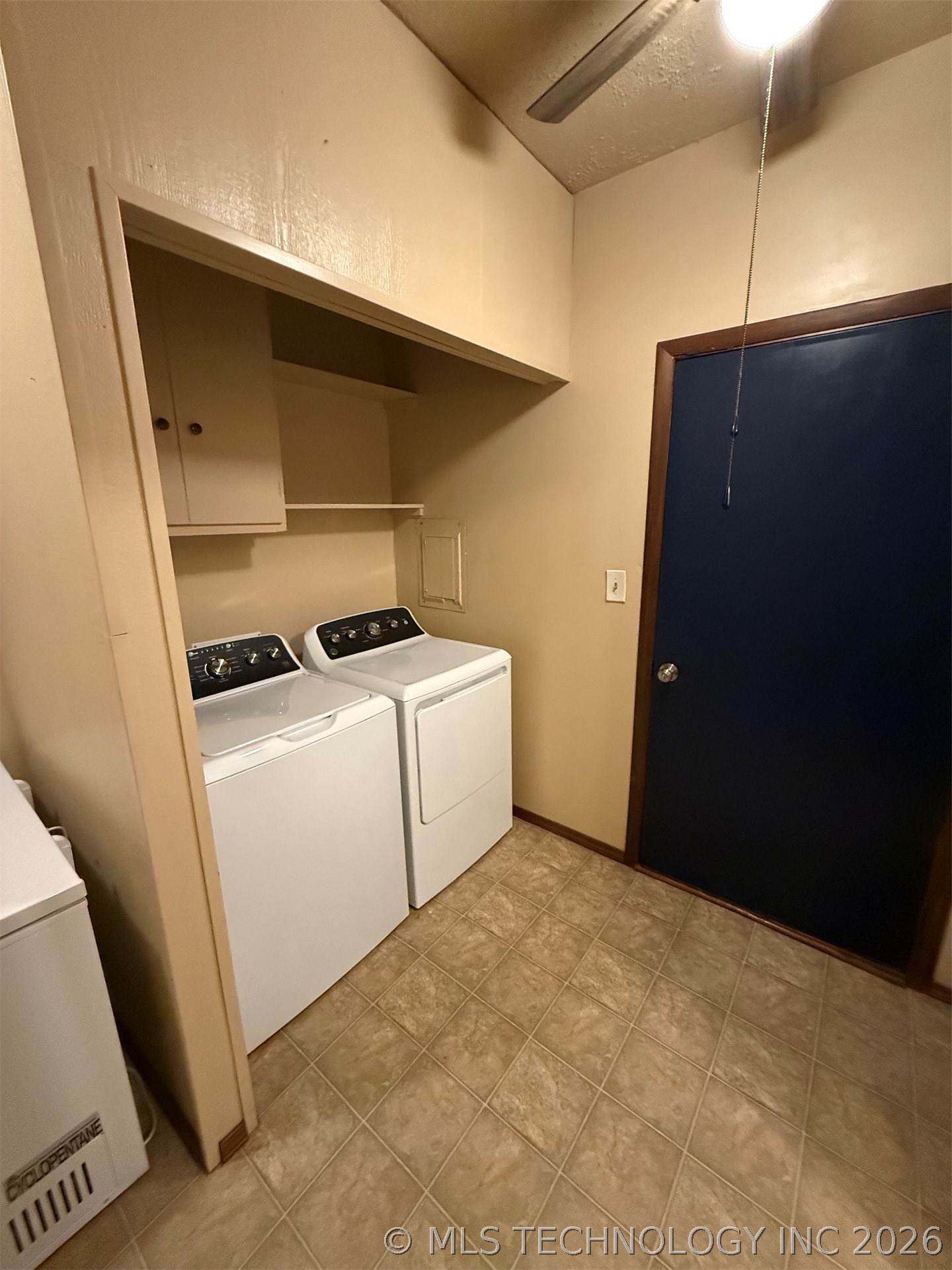 512 W 21st Street Property Photo 16