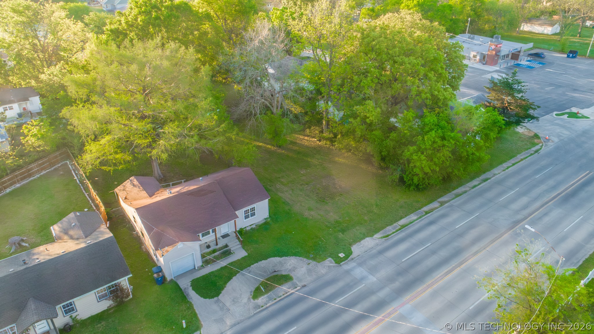 610 S Strong Property Photo 2