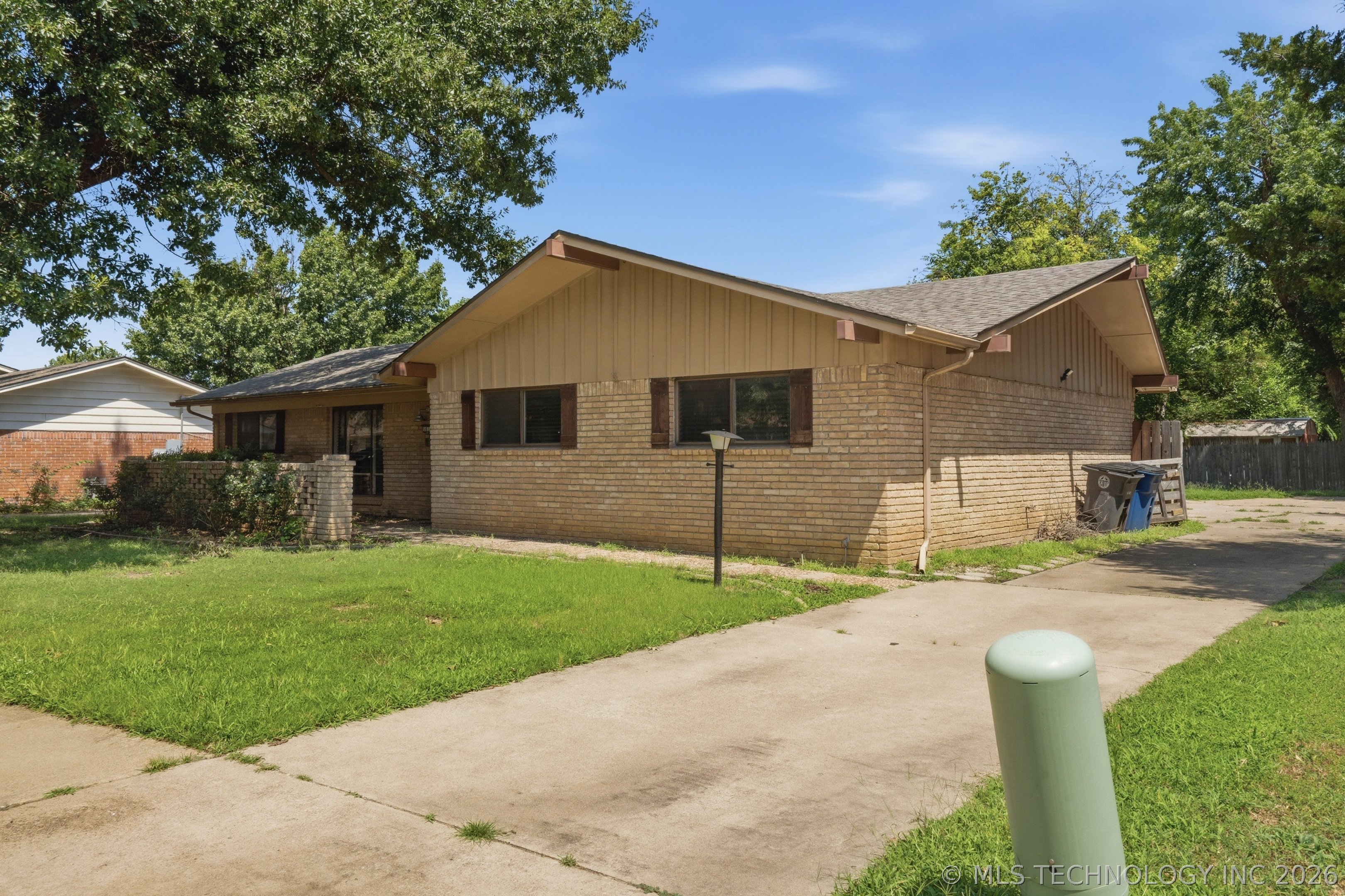 5811 E 61st Place Property Photo 2