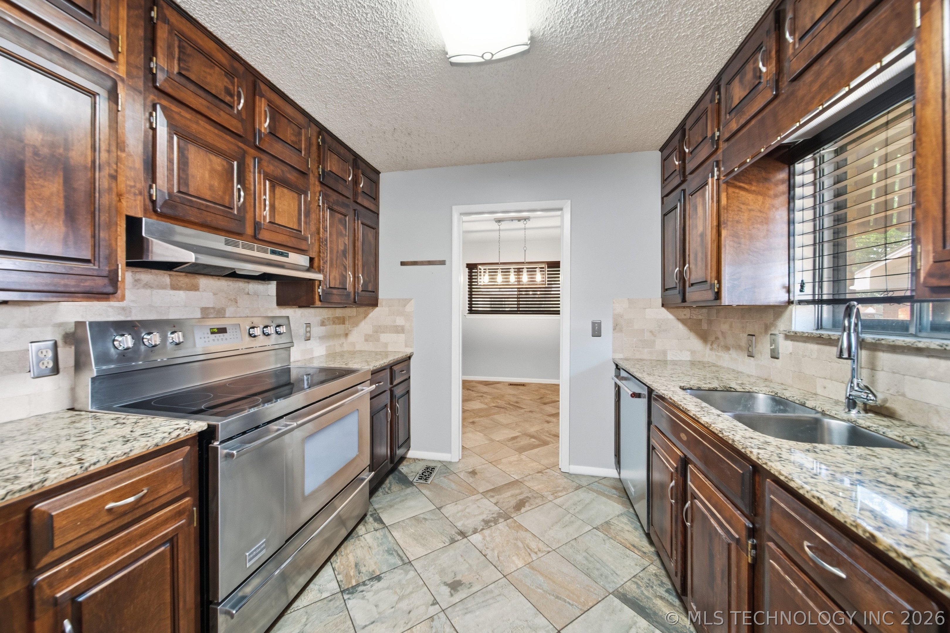5811 E 61st Place Property Photo 8