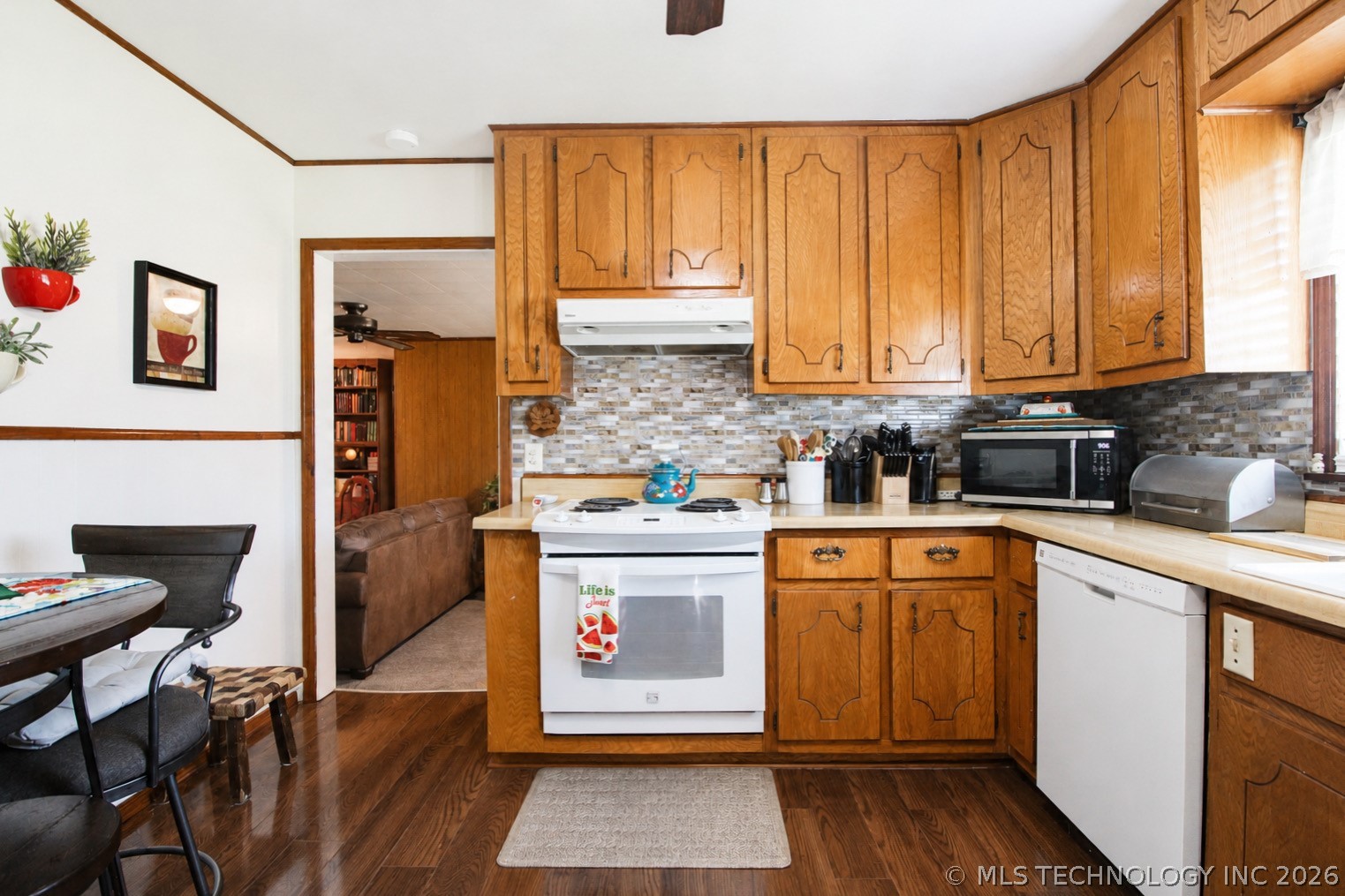 512 E 16th Street Property Photo 7