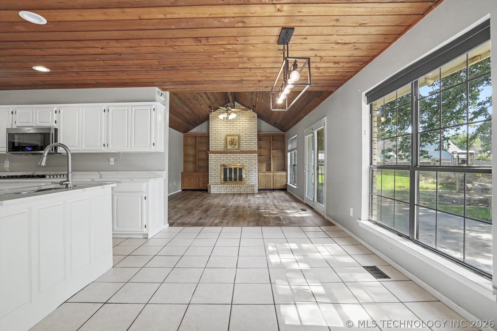 2504 Fort Davis Drive Property Photo 14