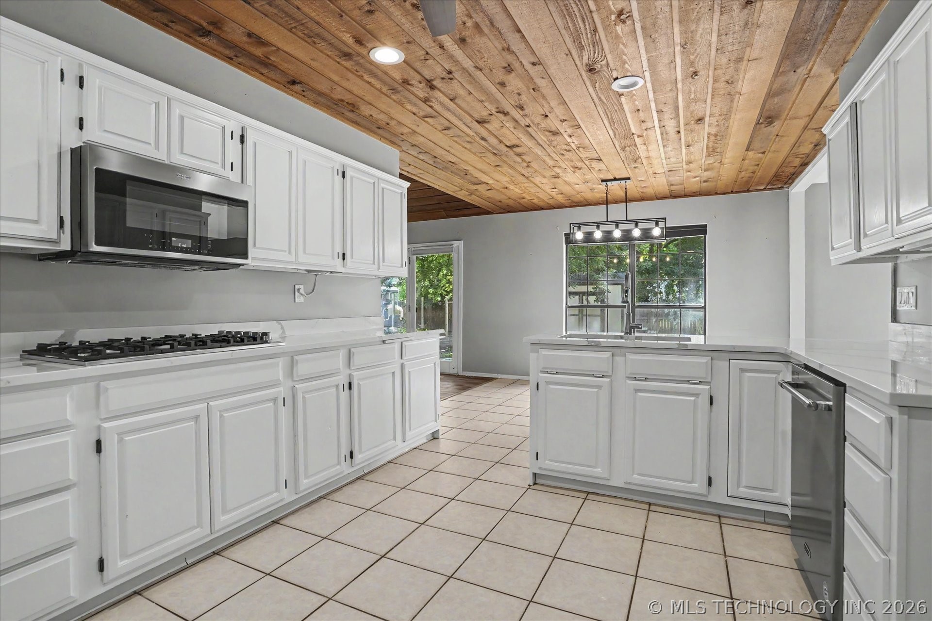 2504 Fort Davis Drive Property Photo 16