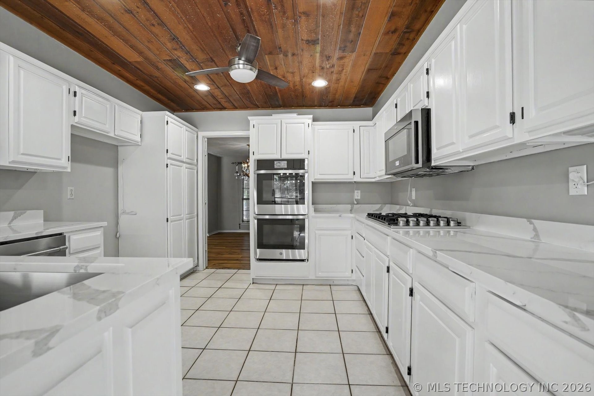 2504 Fort Davis Drive Property Photo 17