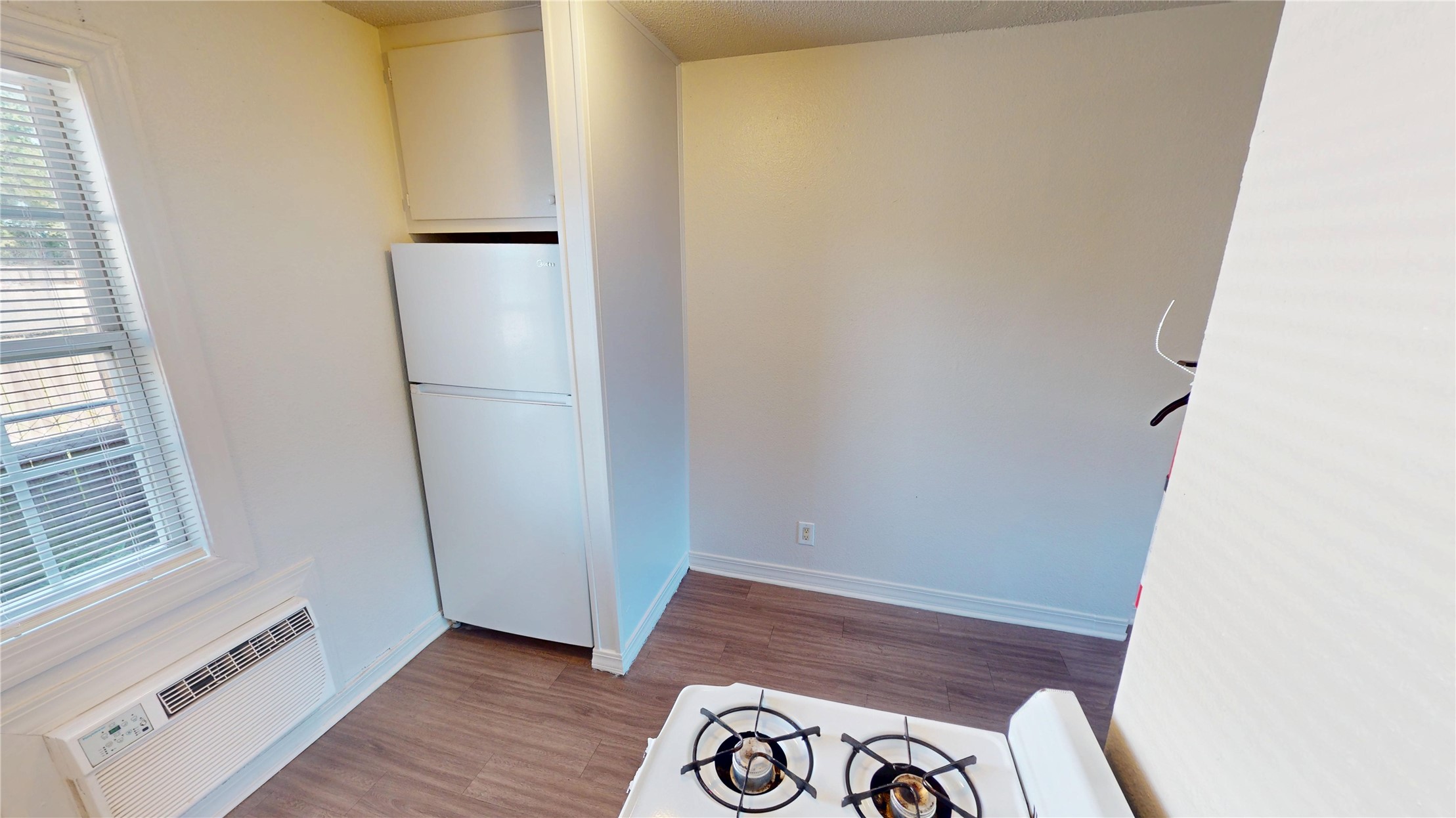 205 W Birch Street 7 Property Photo 6
