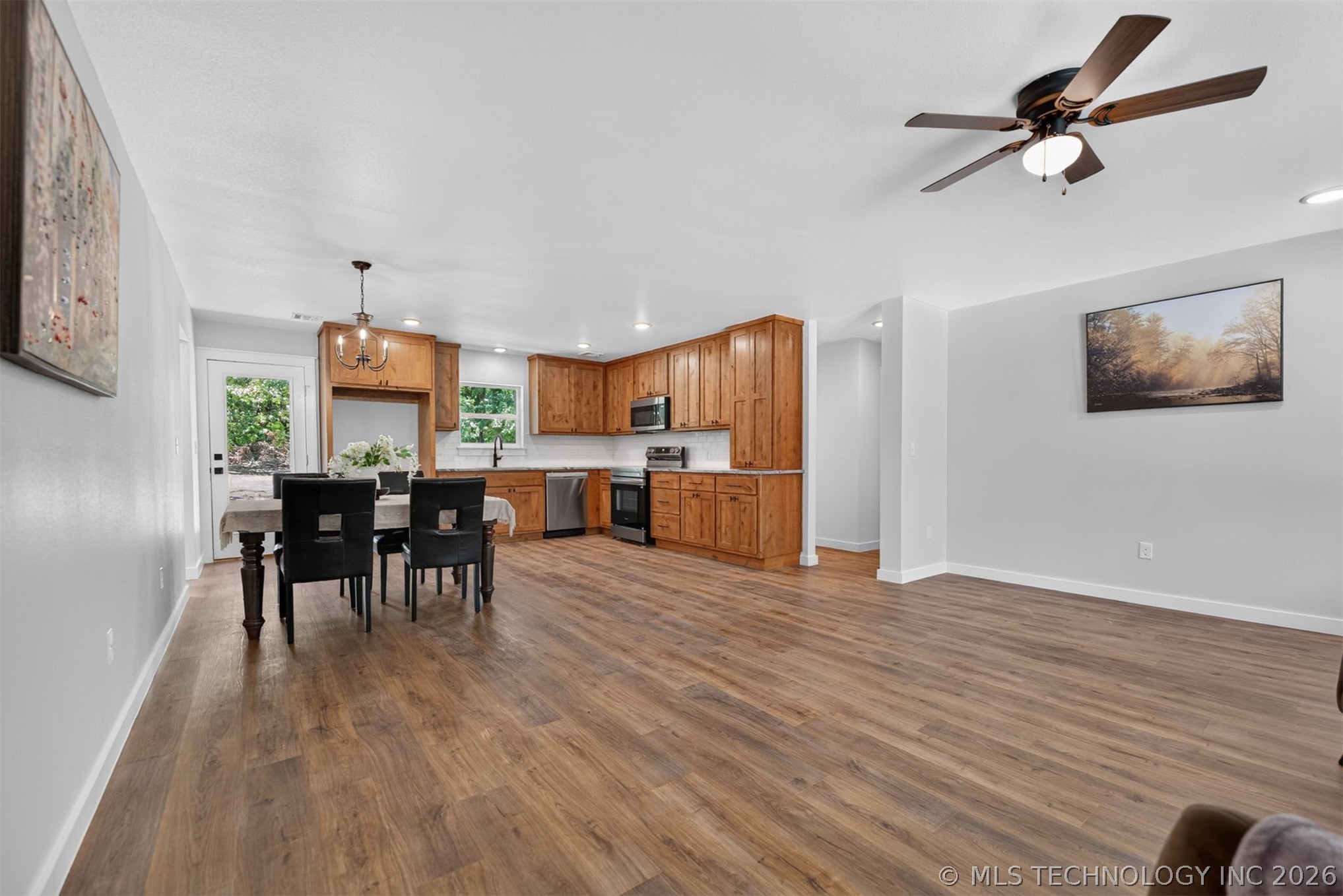 17413 E 380 Road Property Photo 9