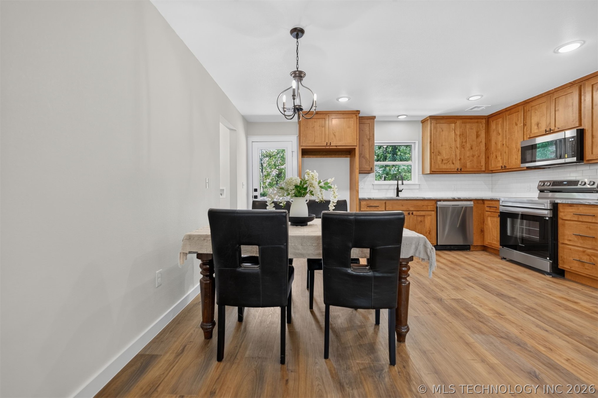 17413 E 380 Road Property Photo 10