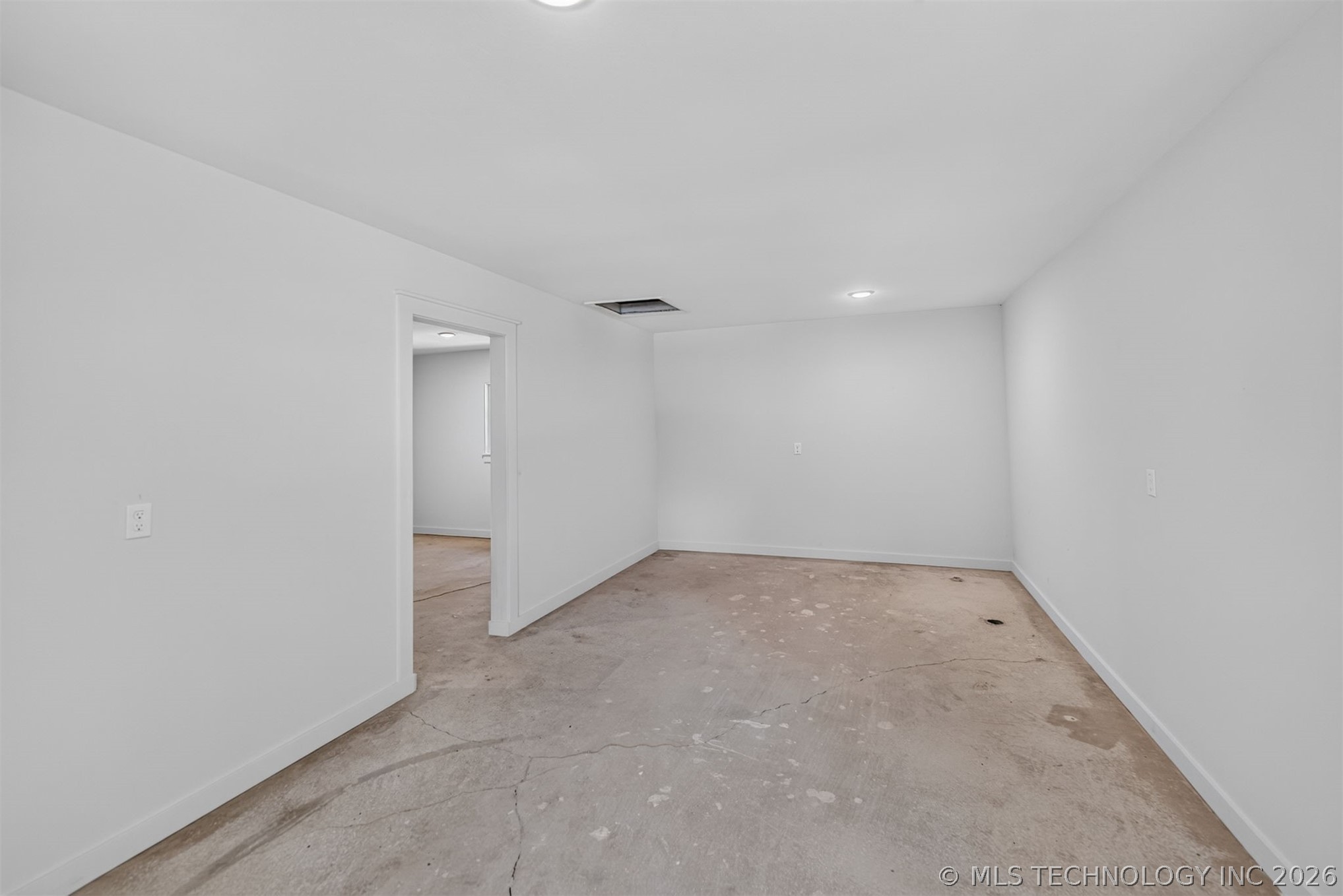 17413 E 380 Road Property Photo 28
