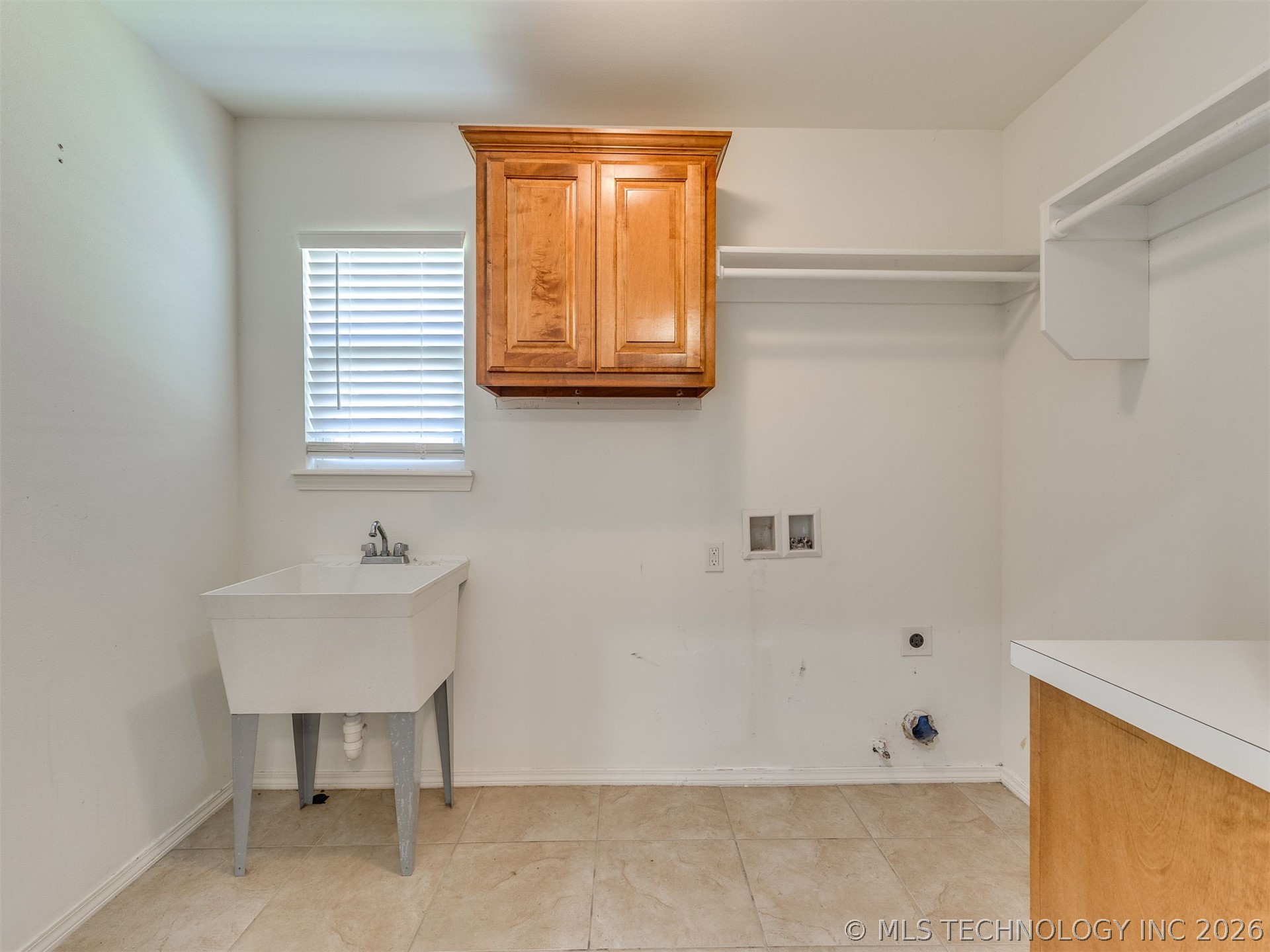 1320 W Dover Street Property Photo 19