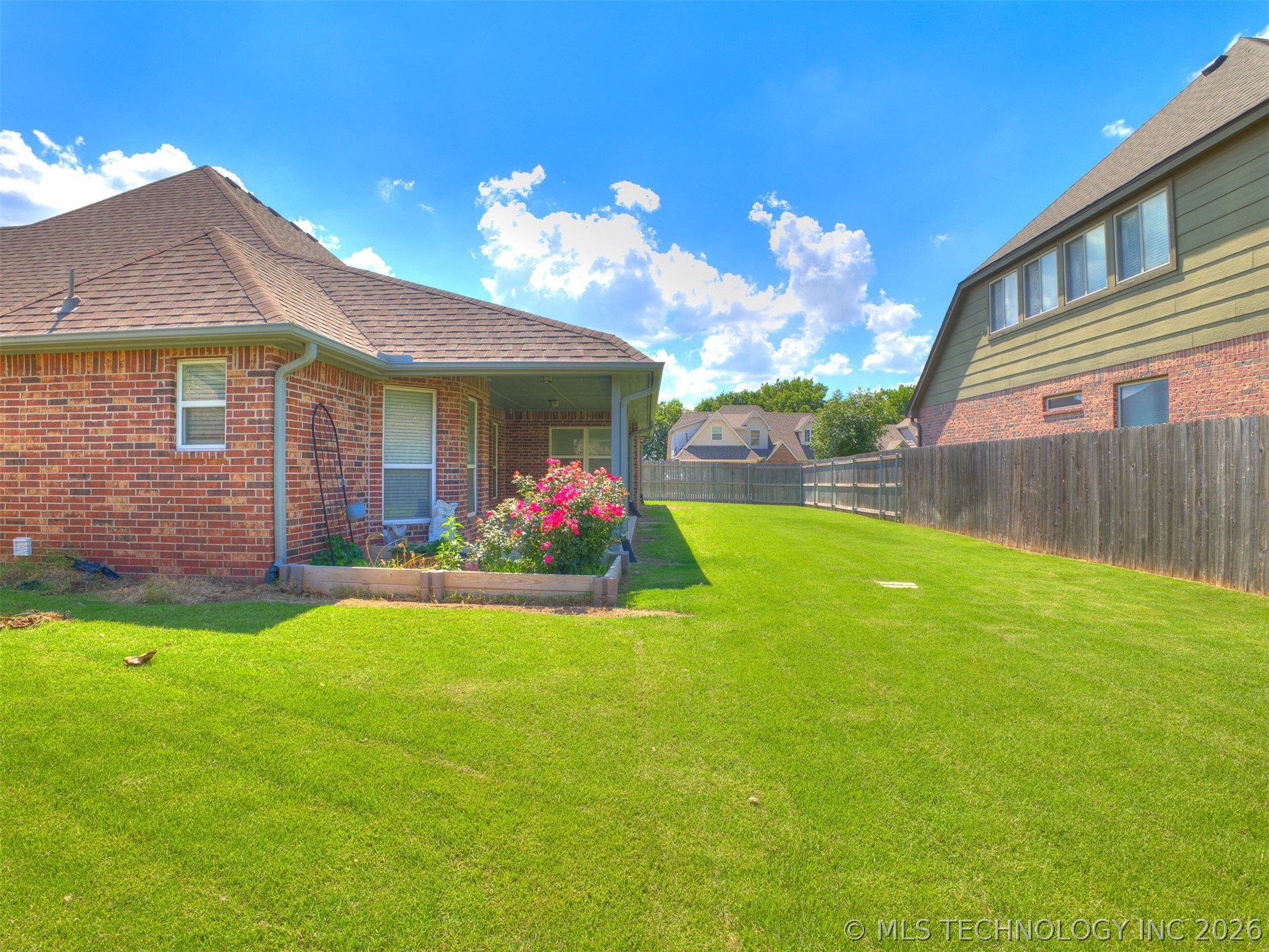 1320 W Dover Street Property Photo 23