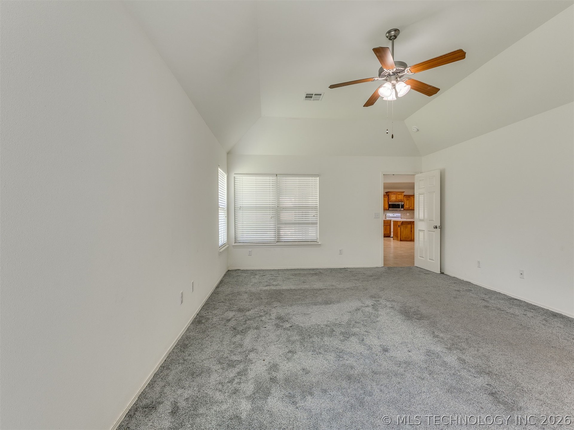 1320 W Dover Street Property Photo 29