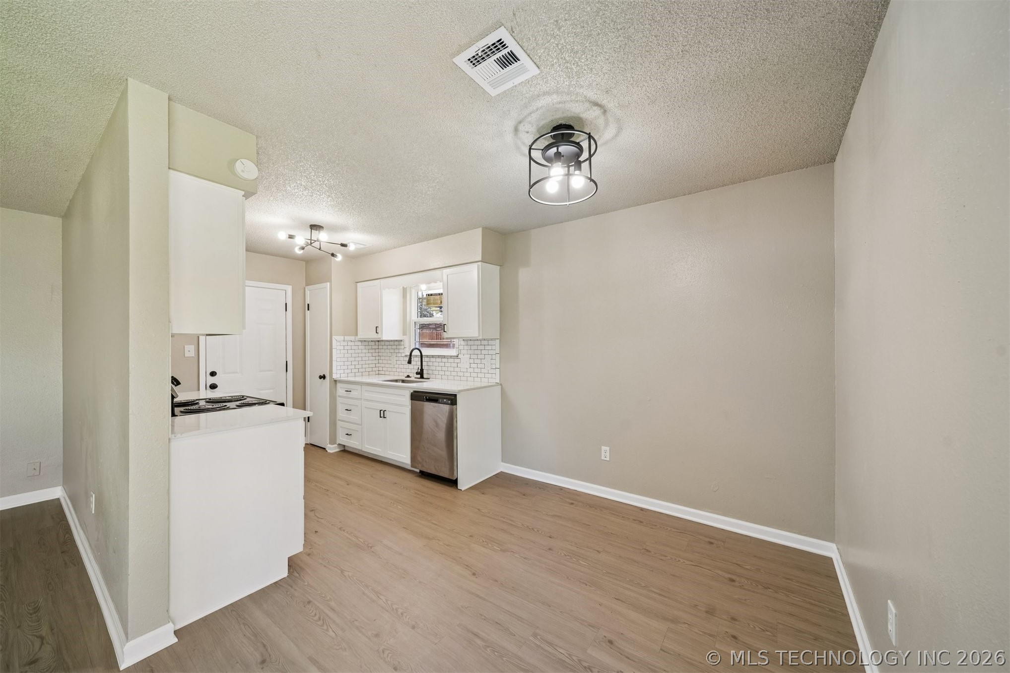 9231 E 58th Street Property Photo 10