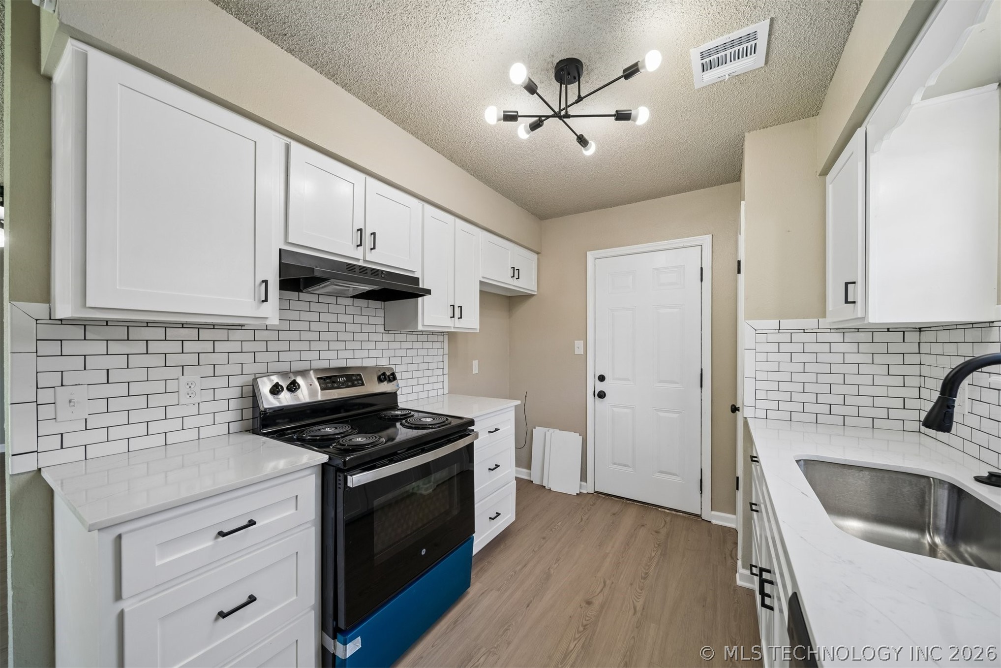 9231 E 58th Street Property Photo 13