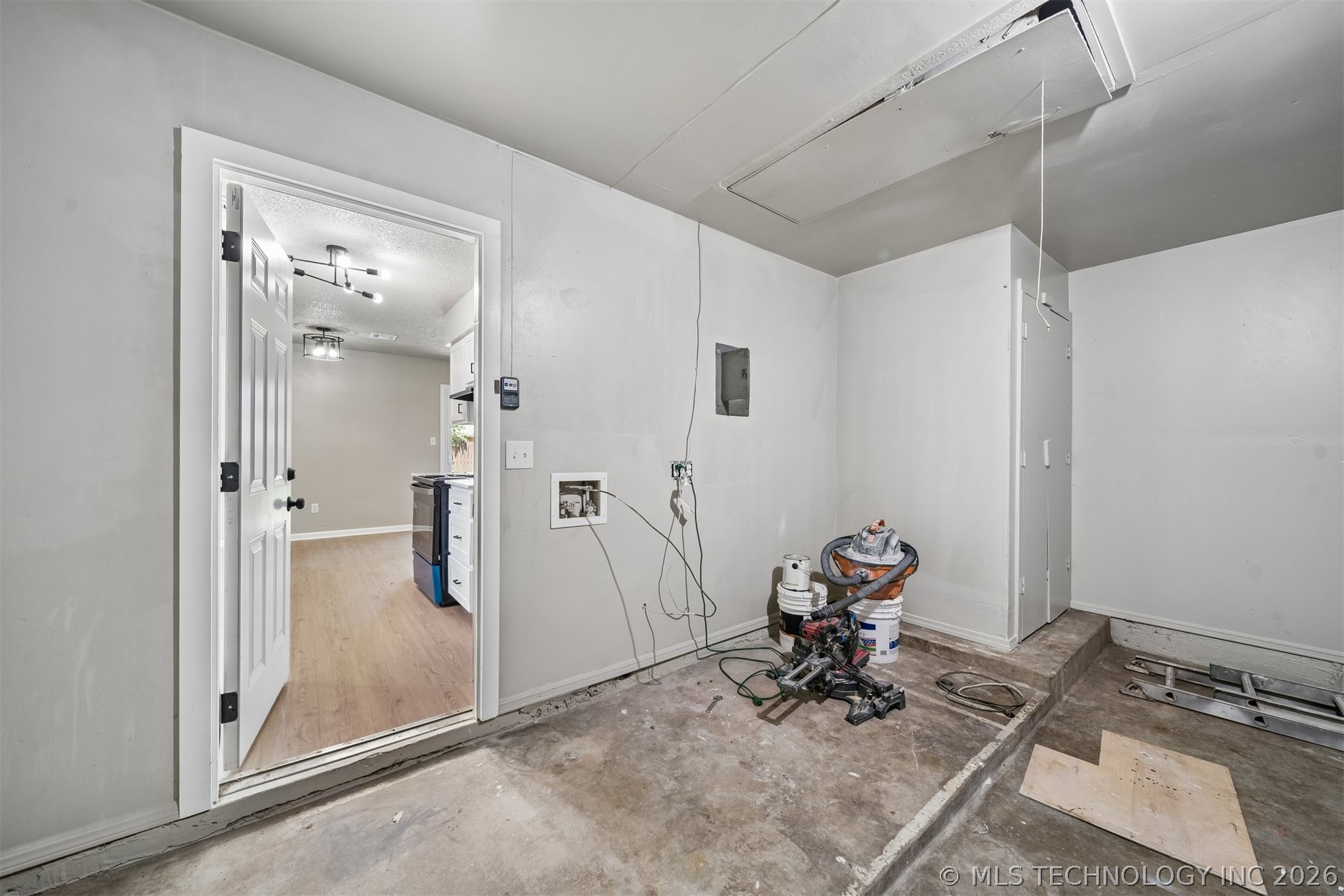 9231 E 58th Street Property Photo 15