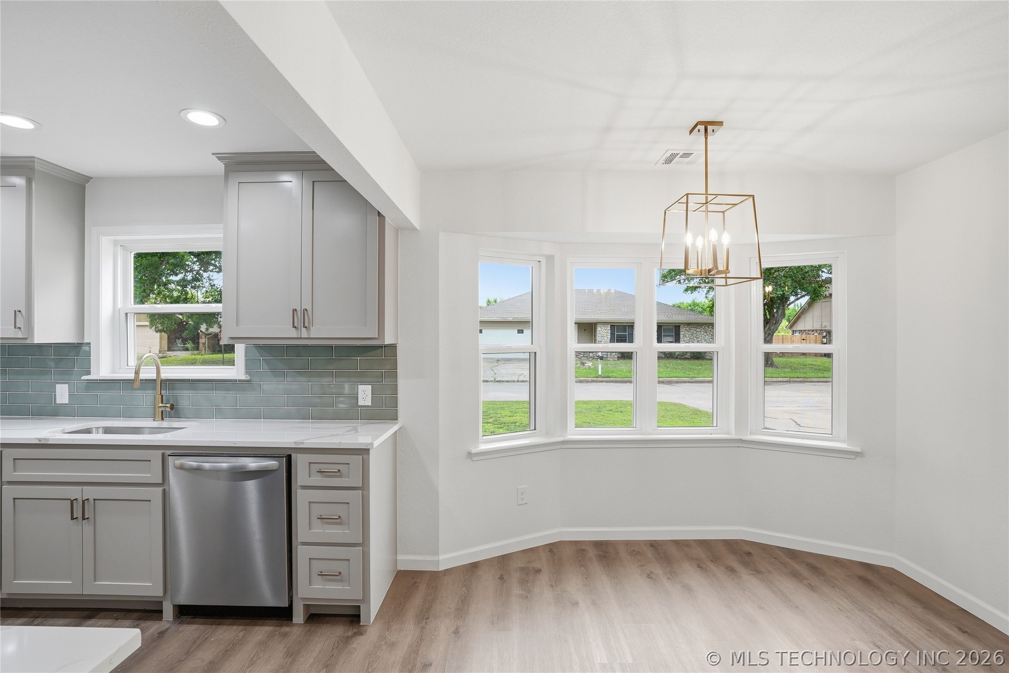 4001 S Maple Avenue Property Photo 9