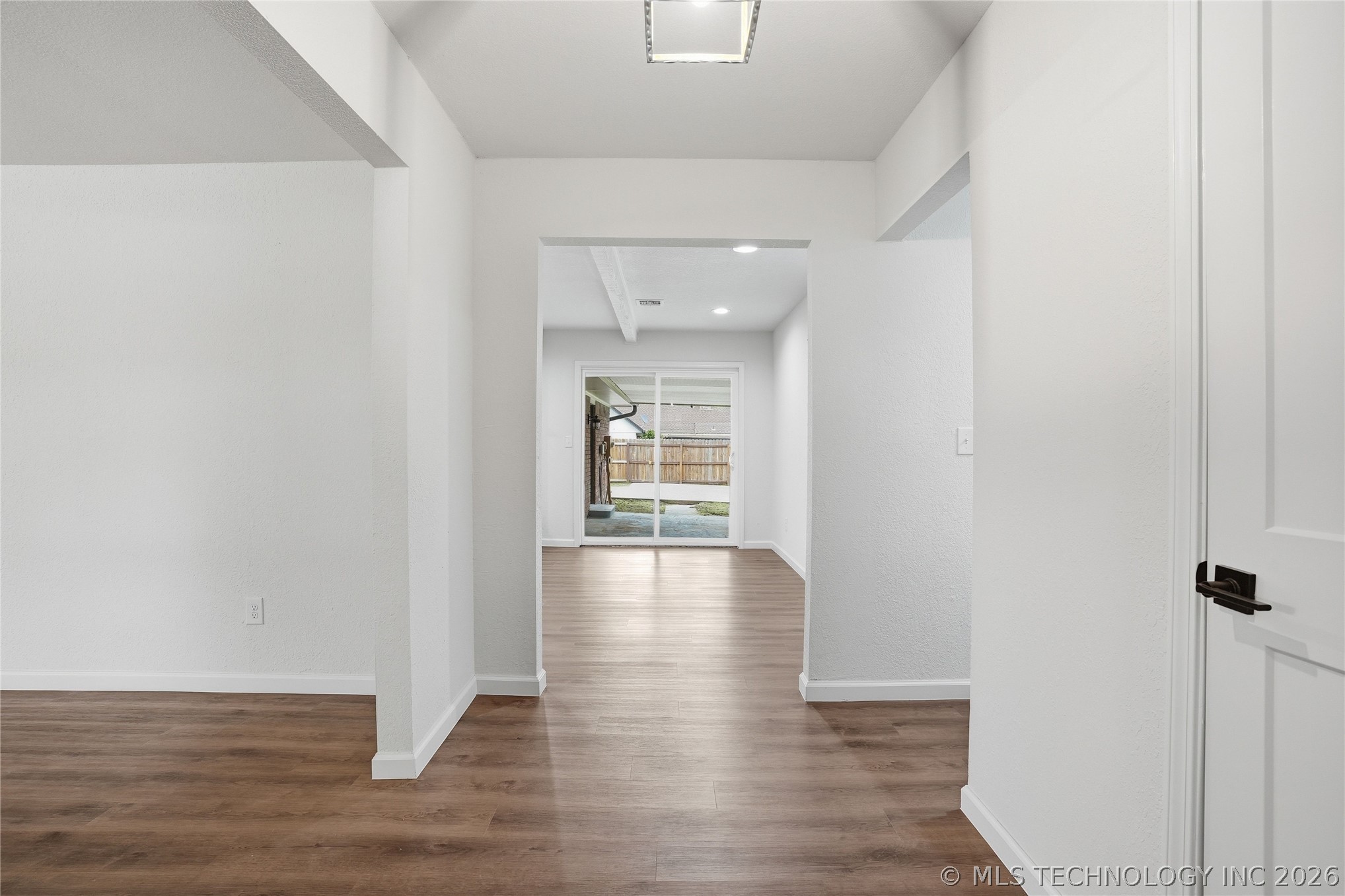 4001 S Maple Avenue Property Photo 11