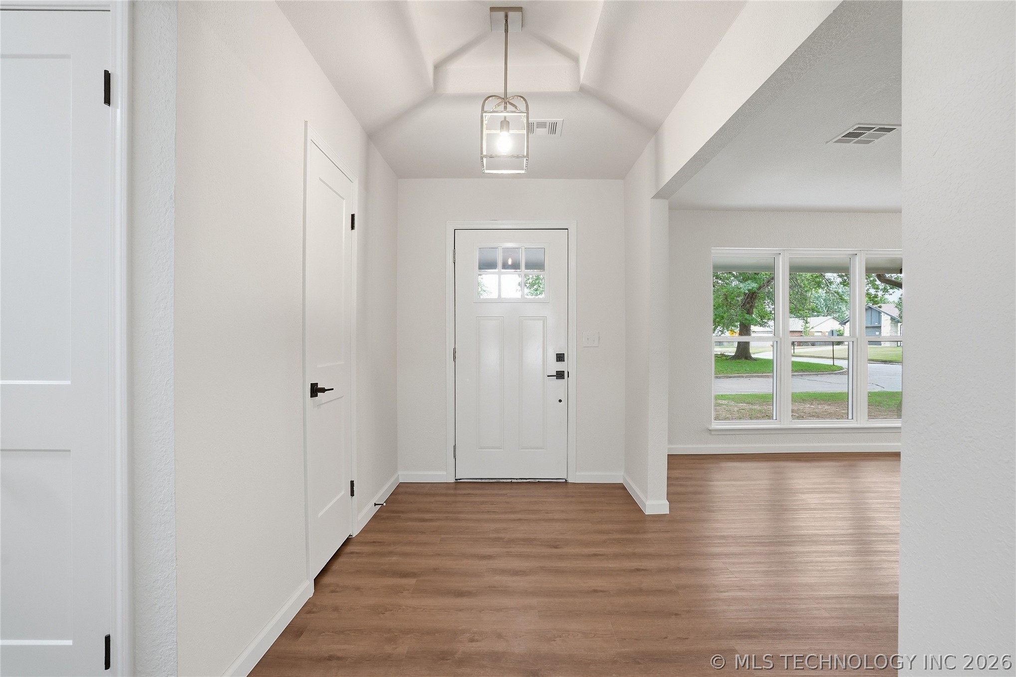 4001 S Maple Avenue Property Photo 12