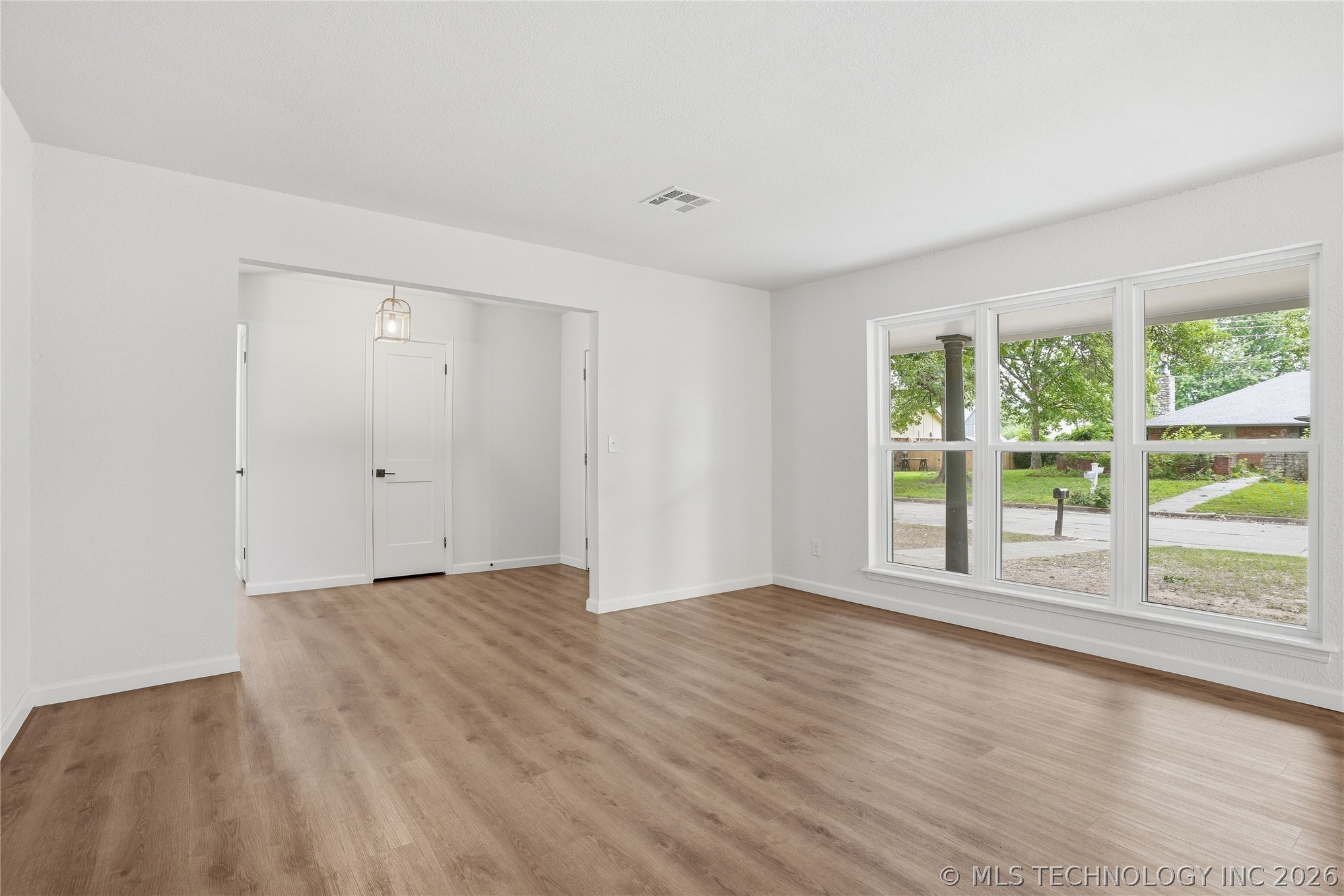 4001 S Maple Avenue Property Photo 15