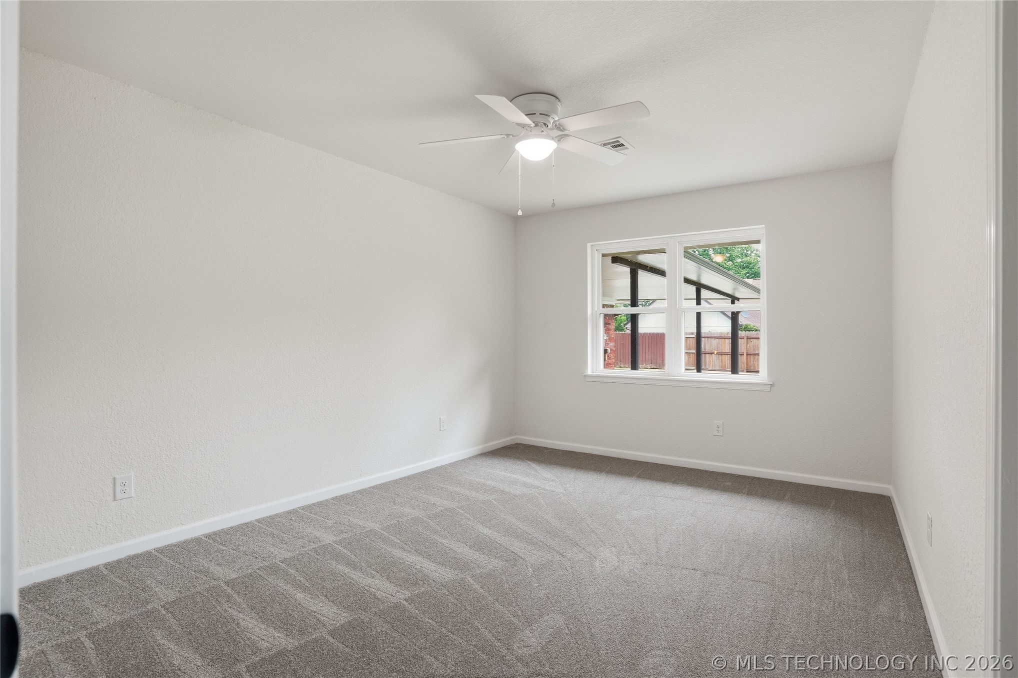 4001 S Maple Avenue Property Photo 21