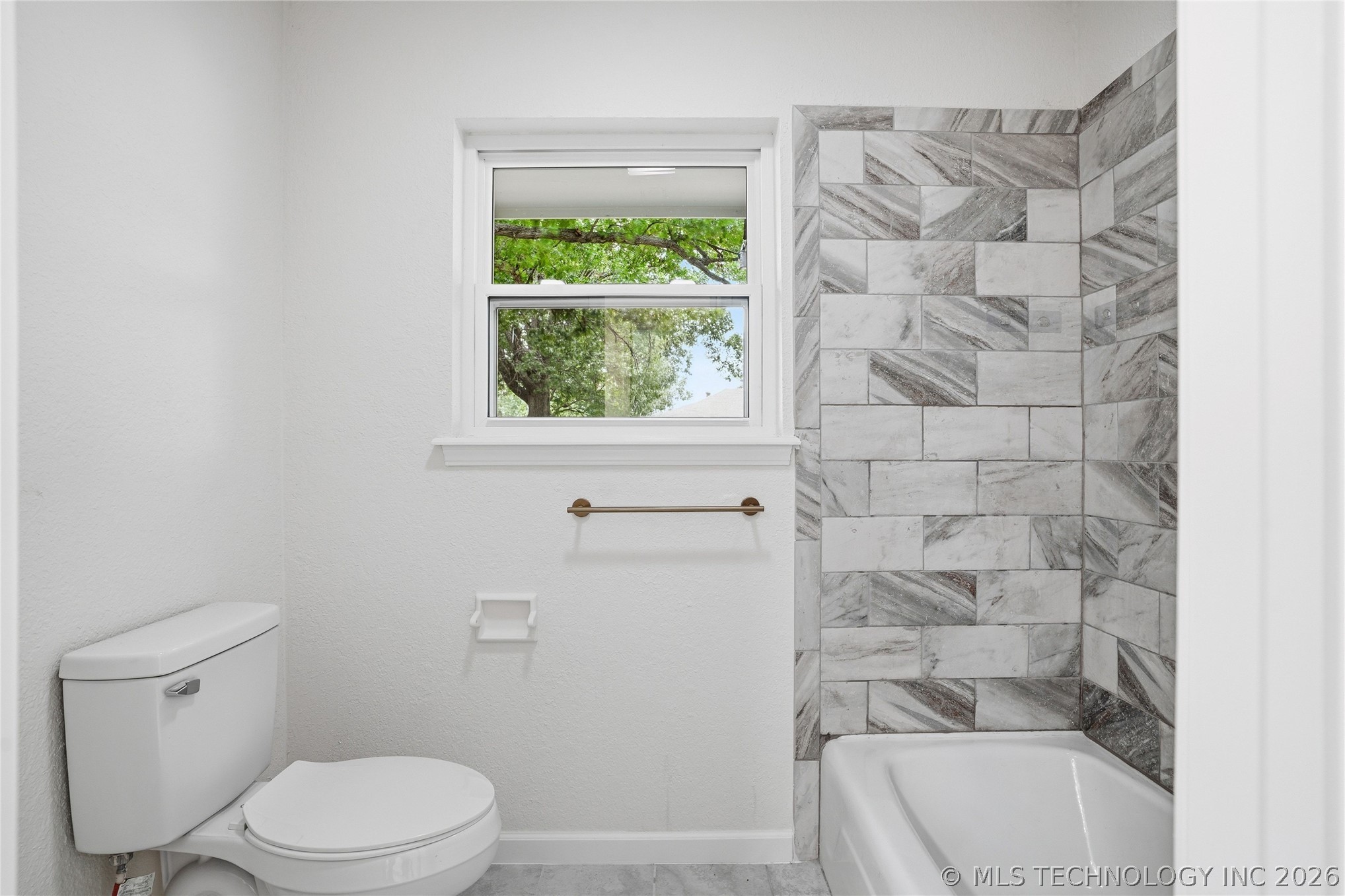 4001 S Maple Avenue Property Photo 25