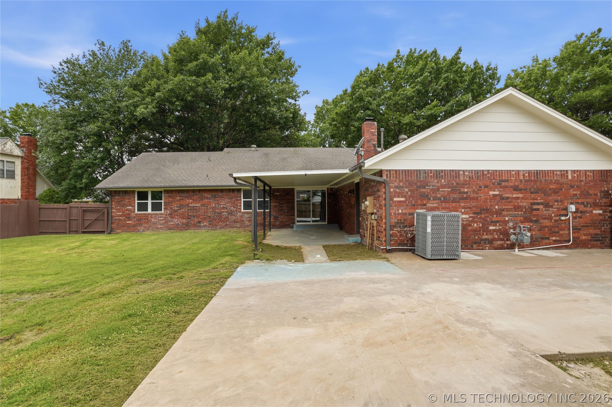 4001 S Maple Avenue Property Photo 39