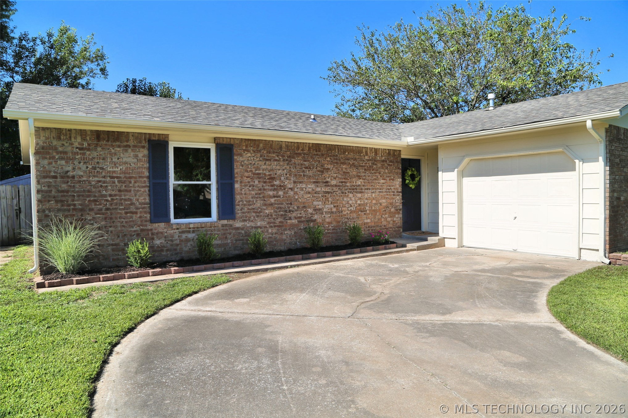1262 E 140th Street Property Photo 1