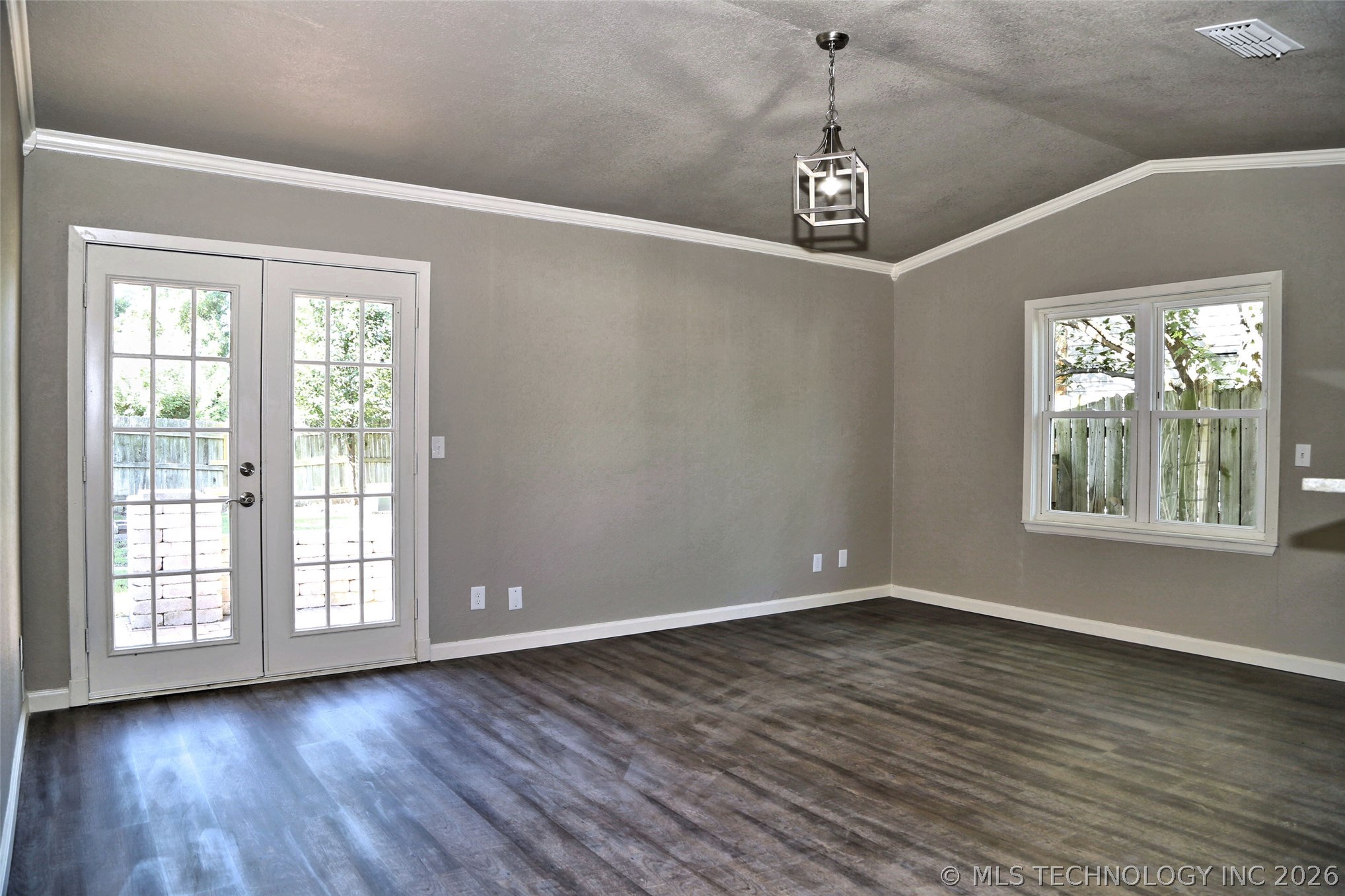 1262 E 140th Street Property Photo 8