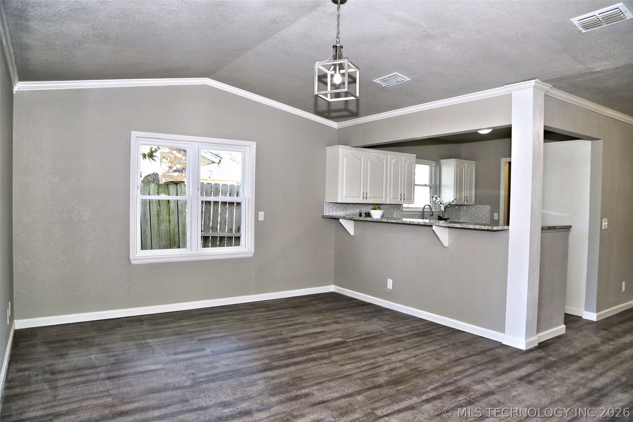1262 E 140th Street Property Photo 9