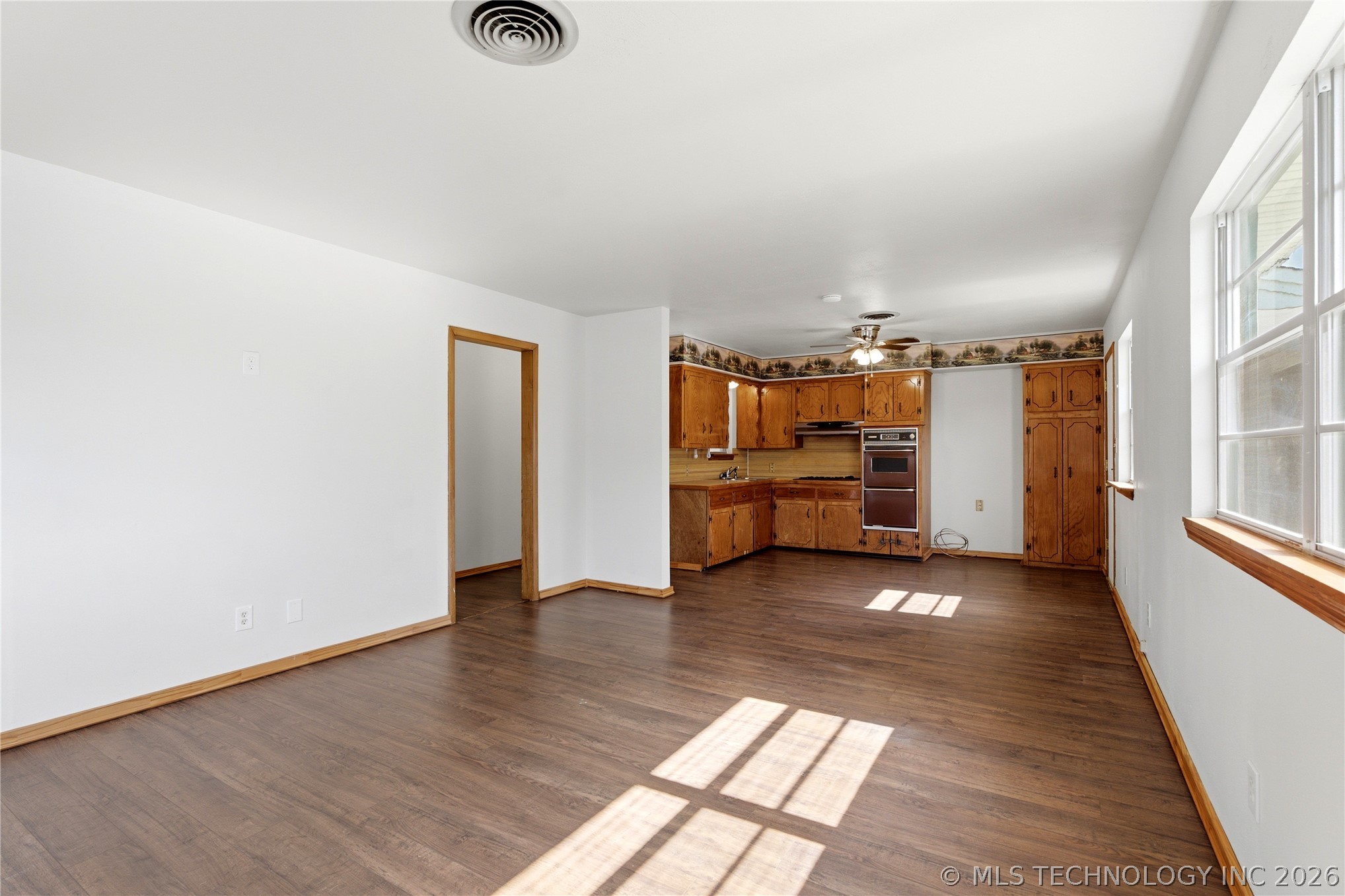 705 S State Street Property Photo 4