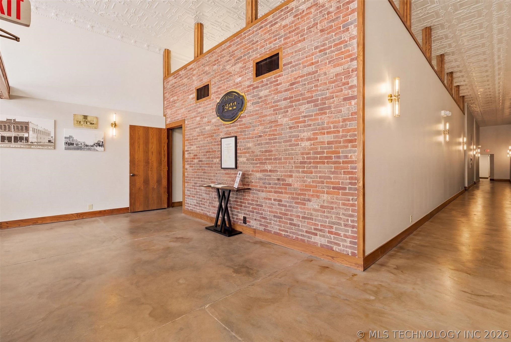 218 W Main Street Property Photo 11