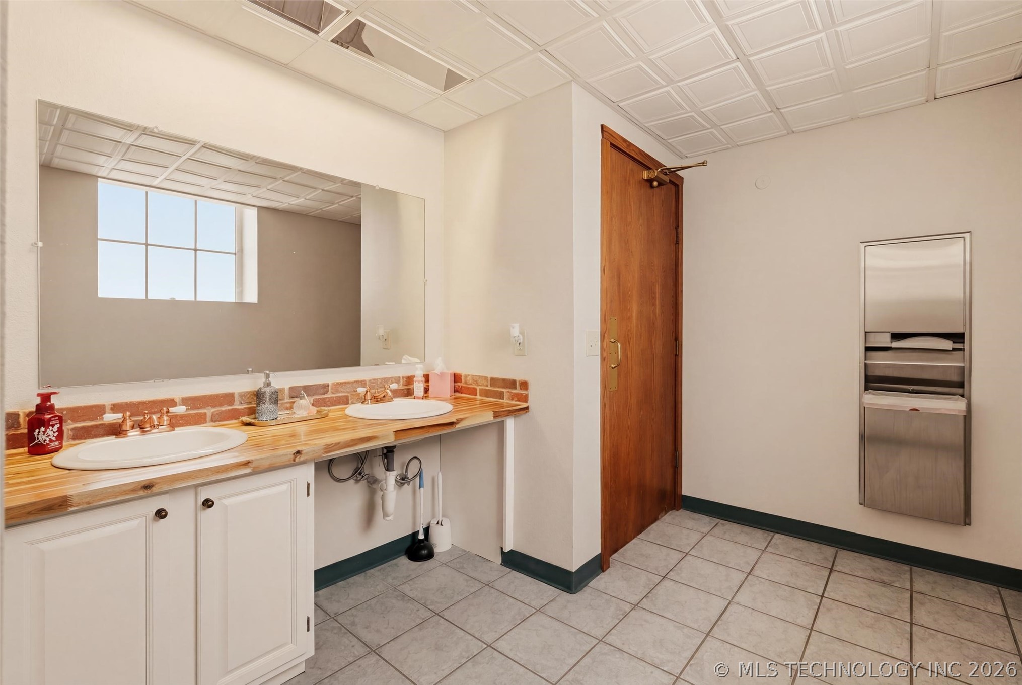218 W Main Street Property Photo 32