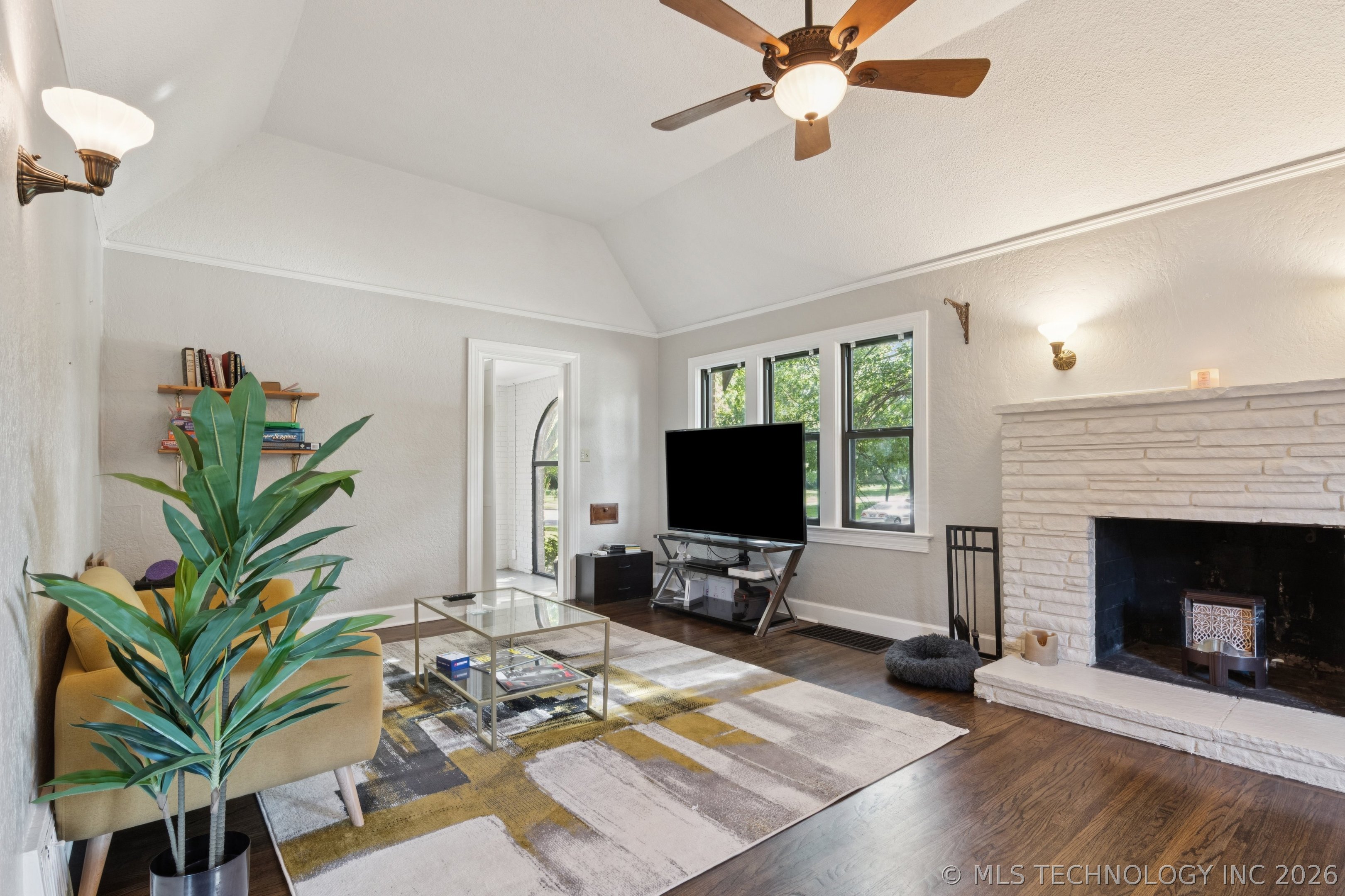 1315 S Atlanta Place Property Photo 7